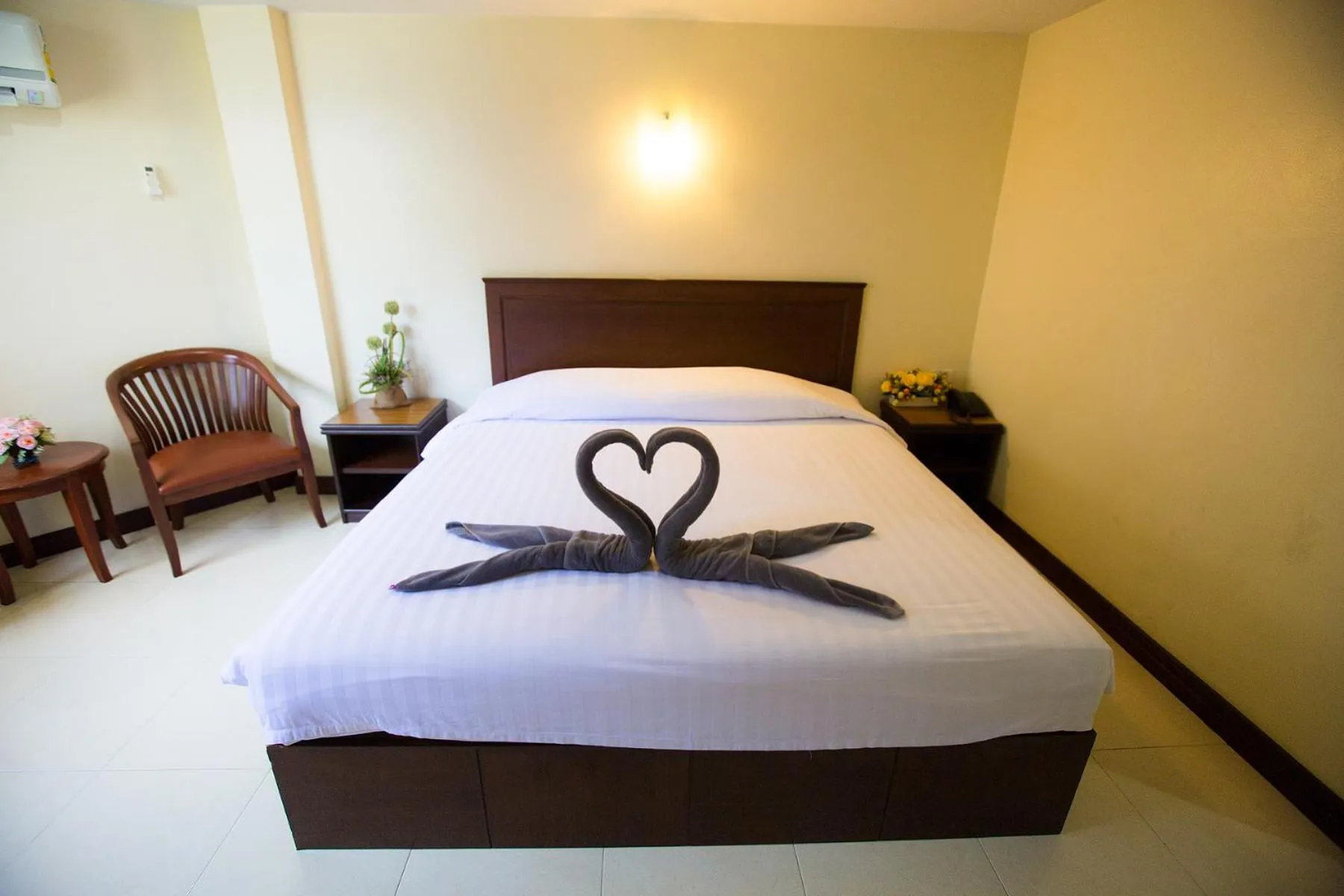 Bed in Twin Palms Resort Pattaya, SHA Extra Plus Certified