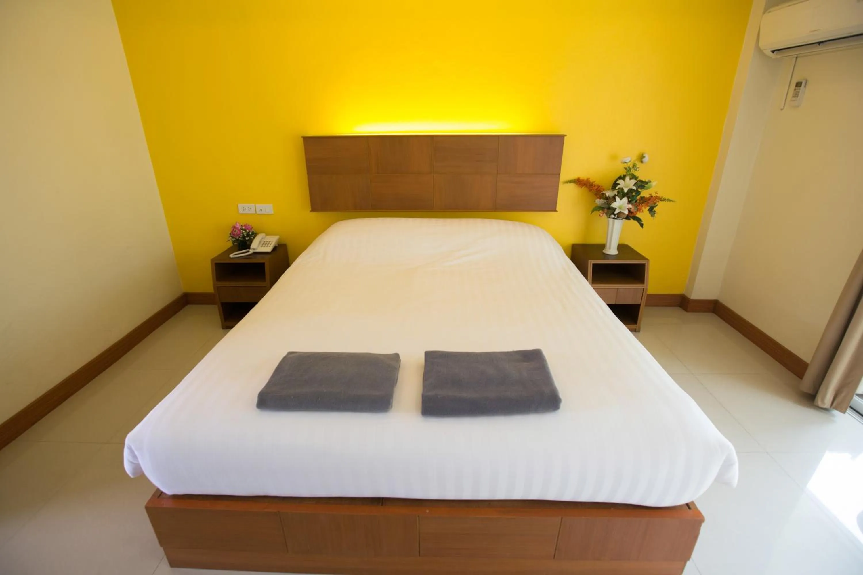 Bedroom, Bed in Twin Palms Resort Pattaya, SHA Extra Plus Certified