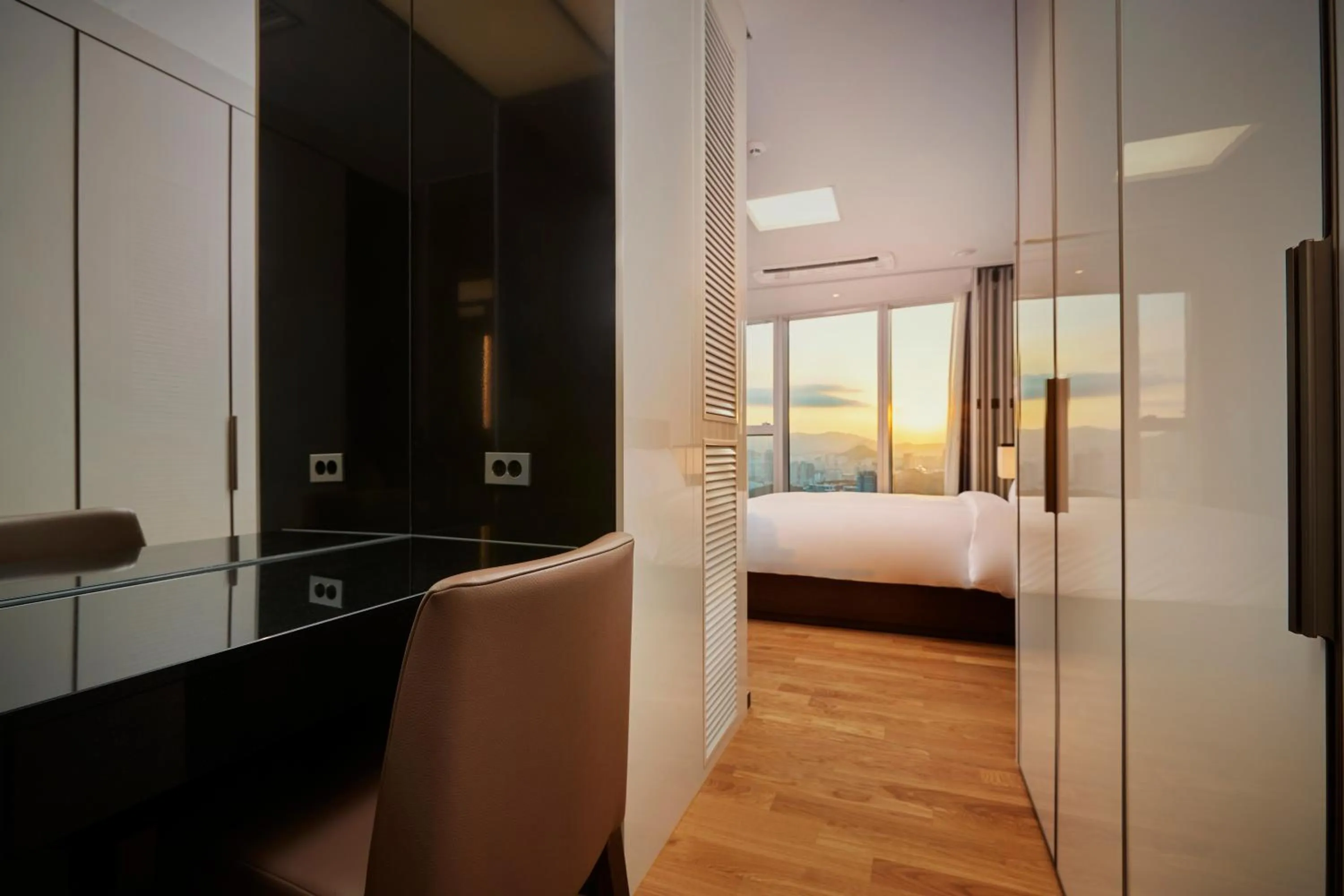 Bedroom, Bed in New CZ LCT Residence