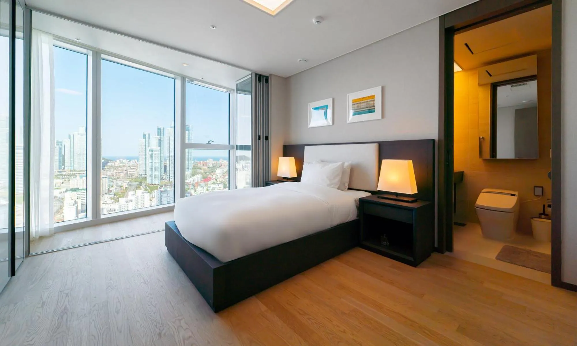 Bedroom, Bed in New CZ LCT Residence