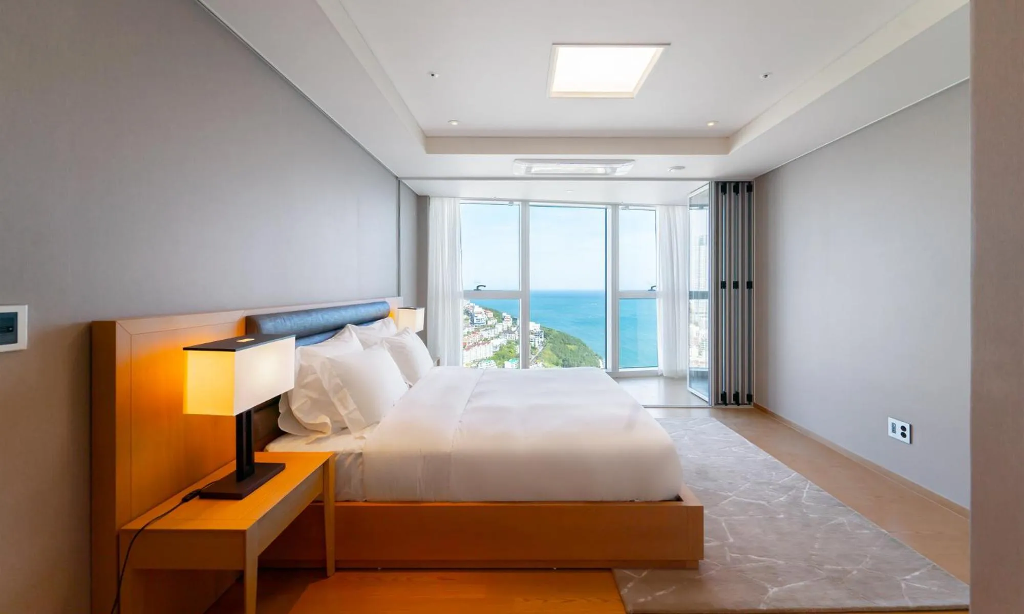 Bed in New CZ LCT Residence