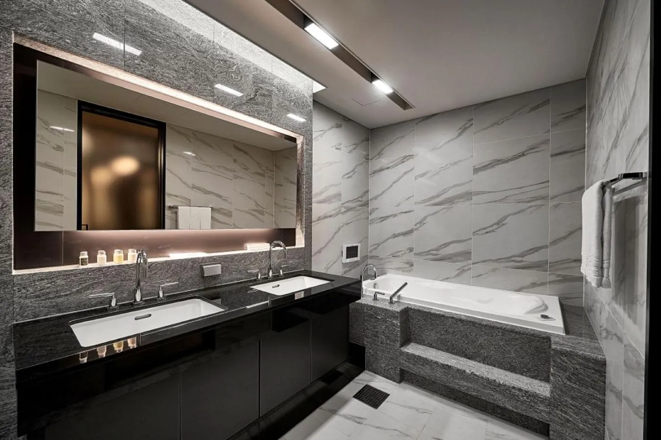 Bathroom in New CZ LCT Residence