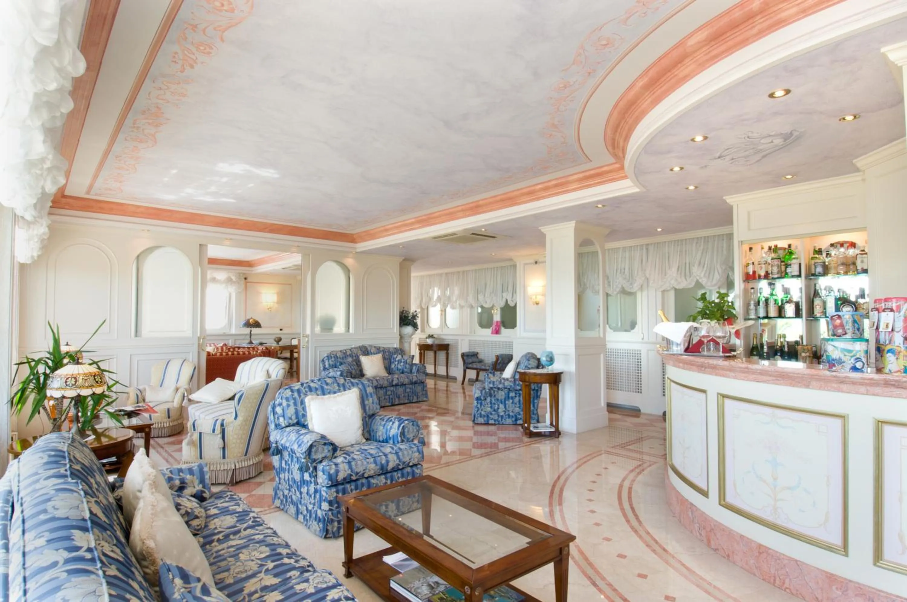 Lounge or bar in Hotel Villa Rosenhof 1893