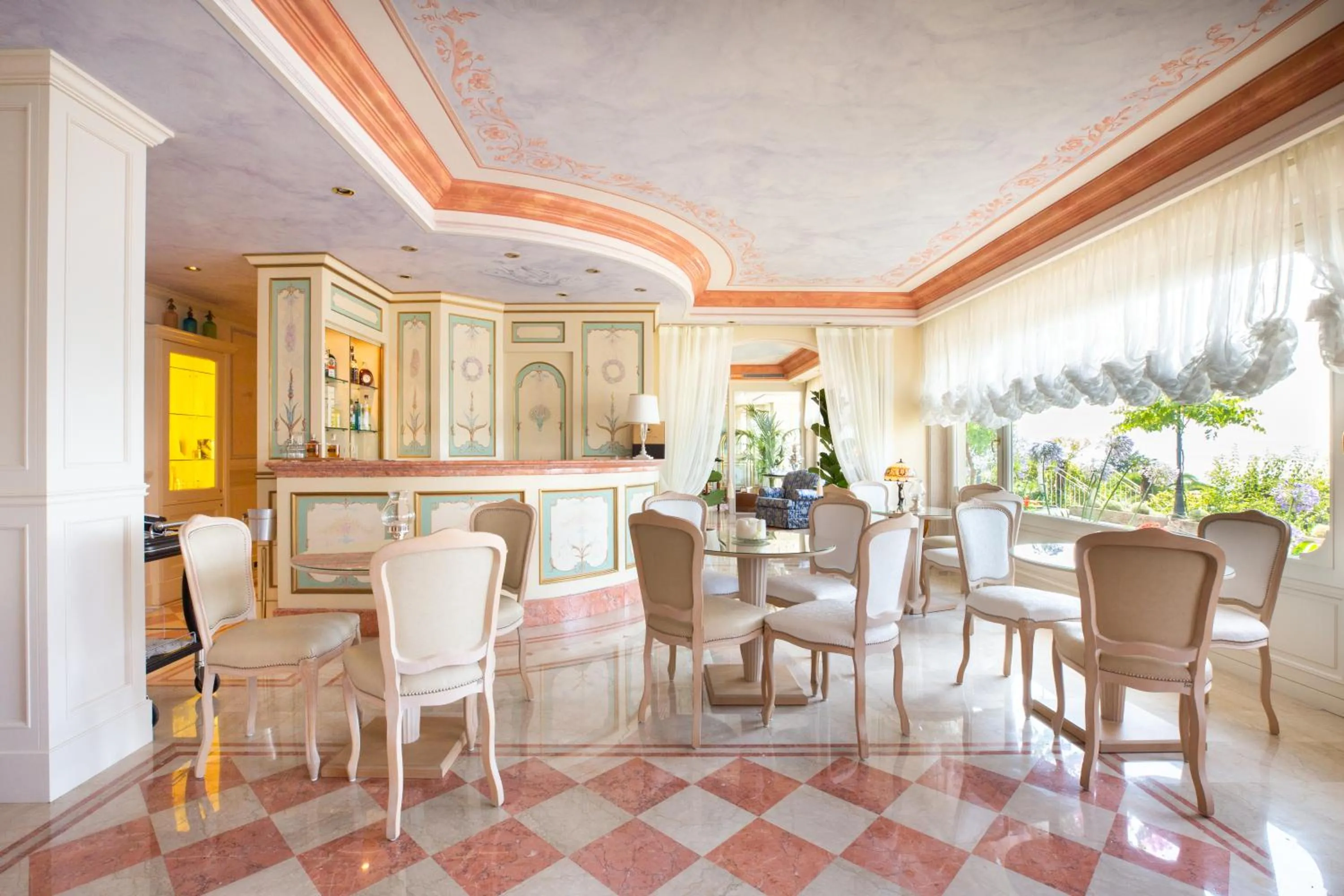 Lounge or bar in Hotel Villa Rosenhof 1893