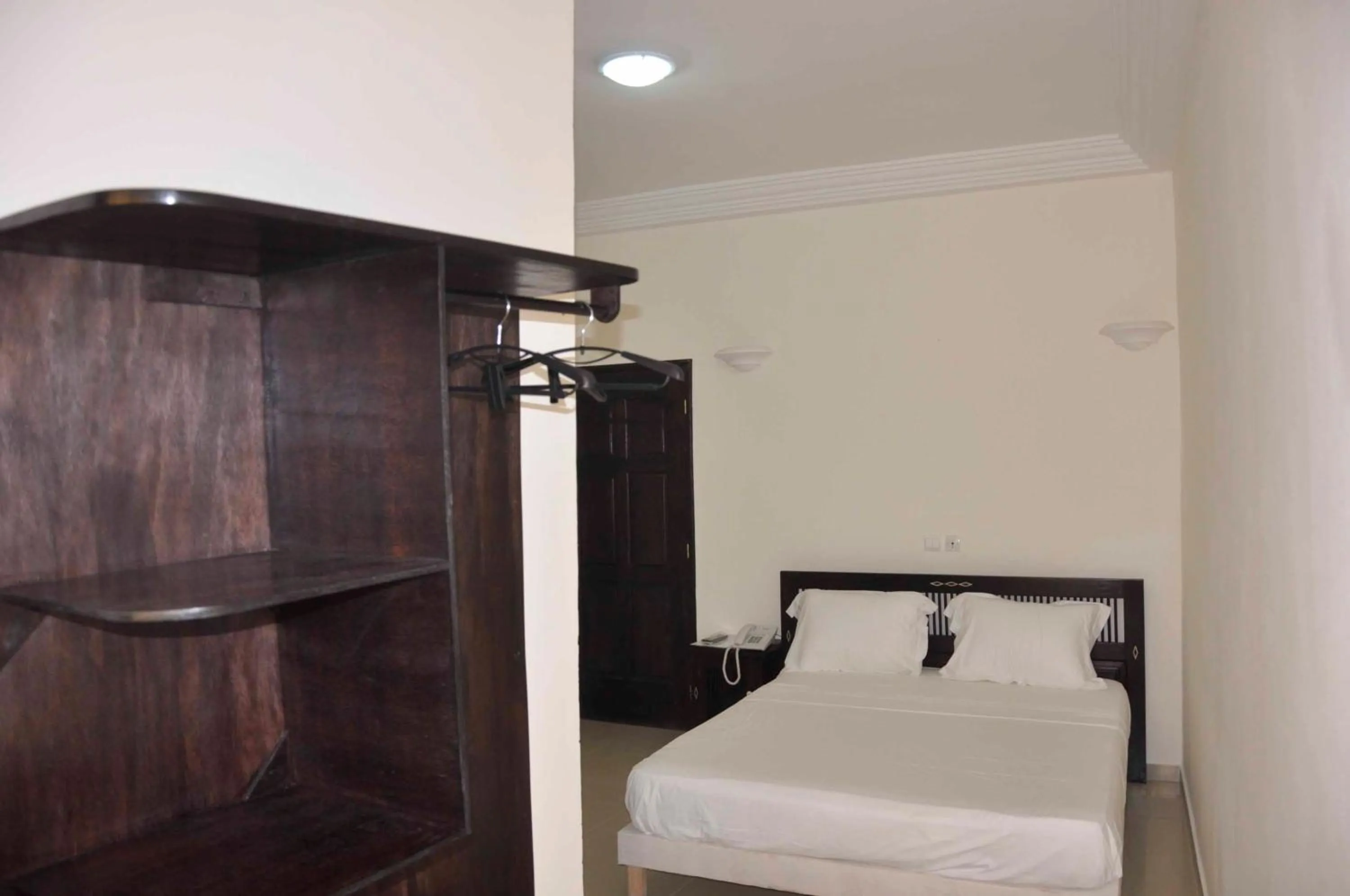 Bedroom, Bed in Hôtel Résidence Madiba