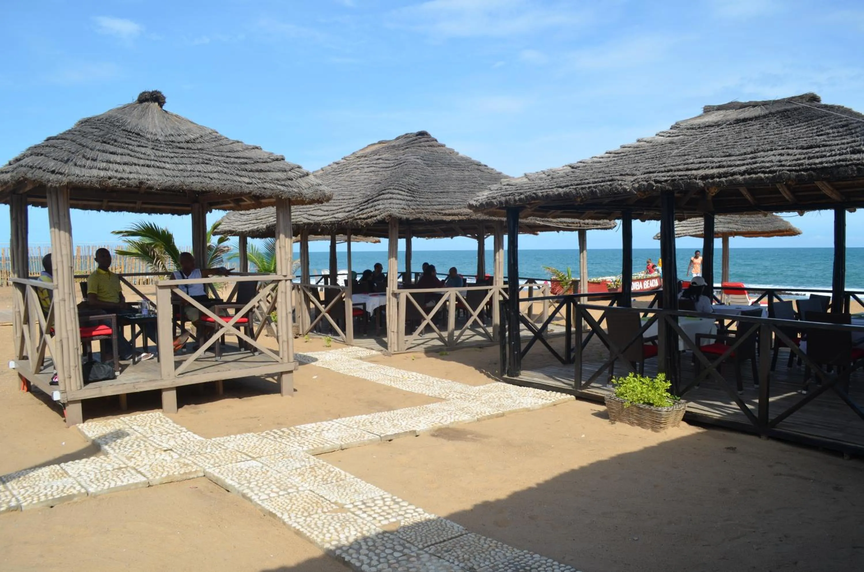 Restaurant/places to eat in Hôtel Résidence Madiba