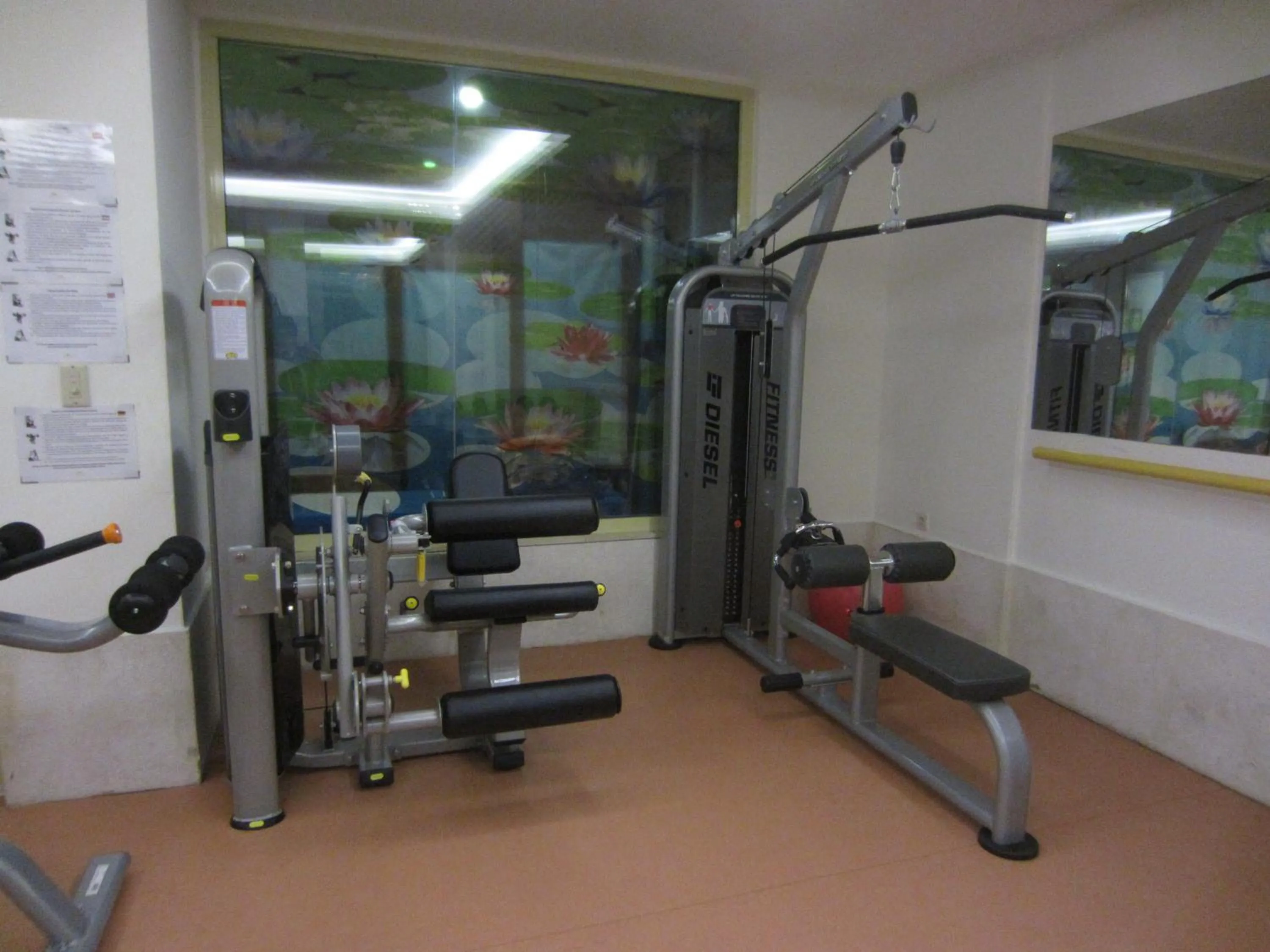 Fitness centre/facilities in Golden Lotus Hotel