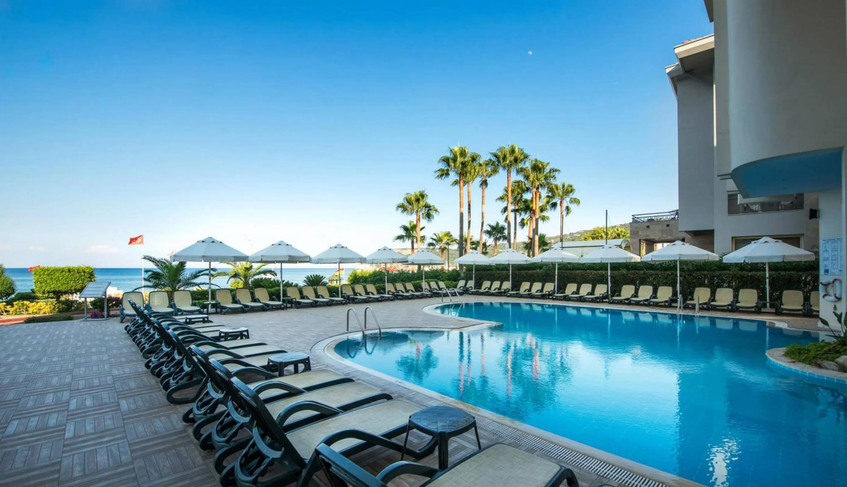 Patio in Golden Lotus Hotel