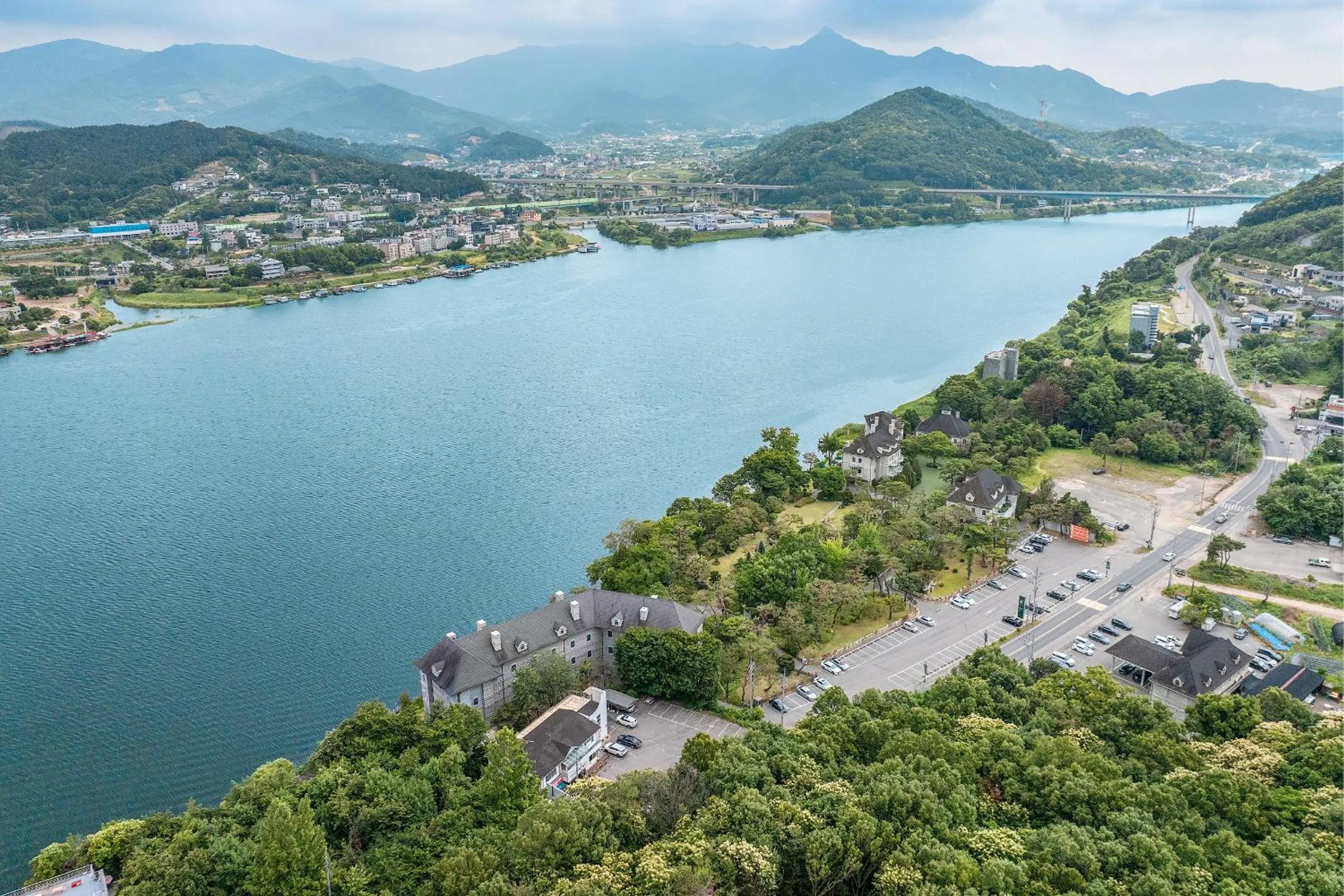 Facade/entrance in The Hill House Yangpyeong