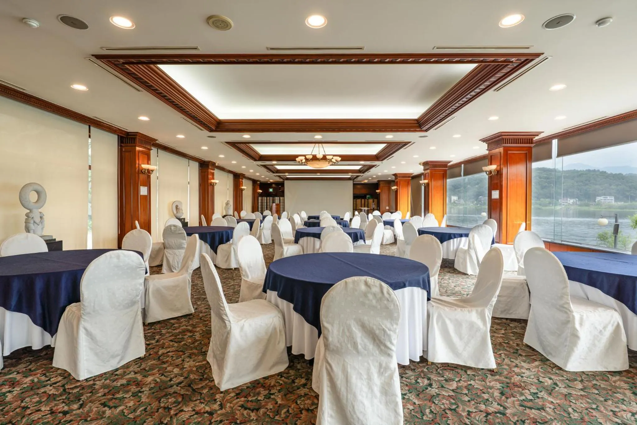 Banquet/Function facilities in The Hill House Yangpyeong
