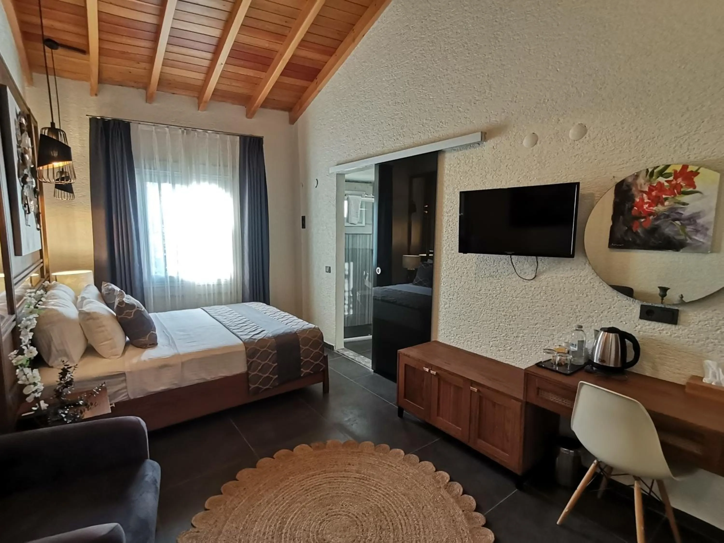 Photo of the whole room in The ABC Hotel