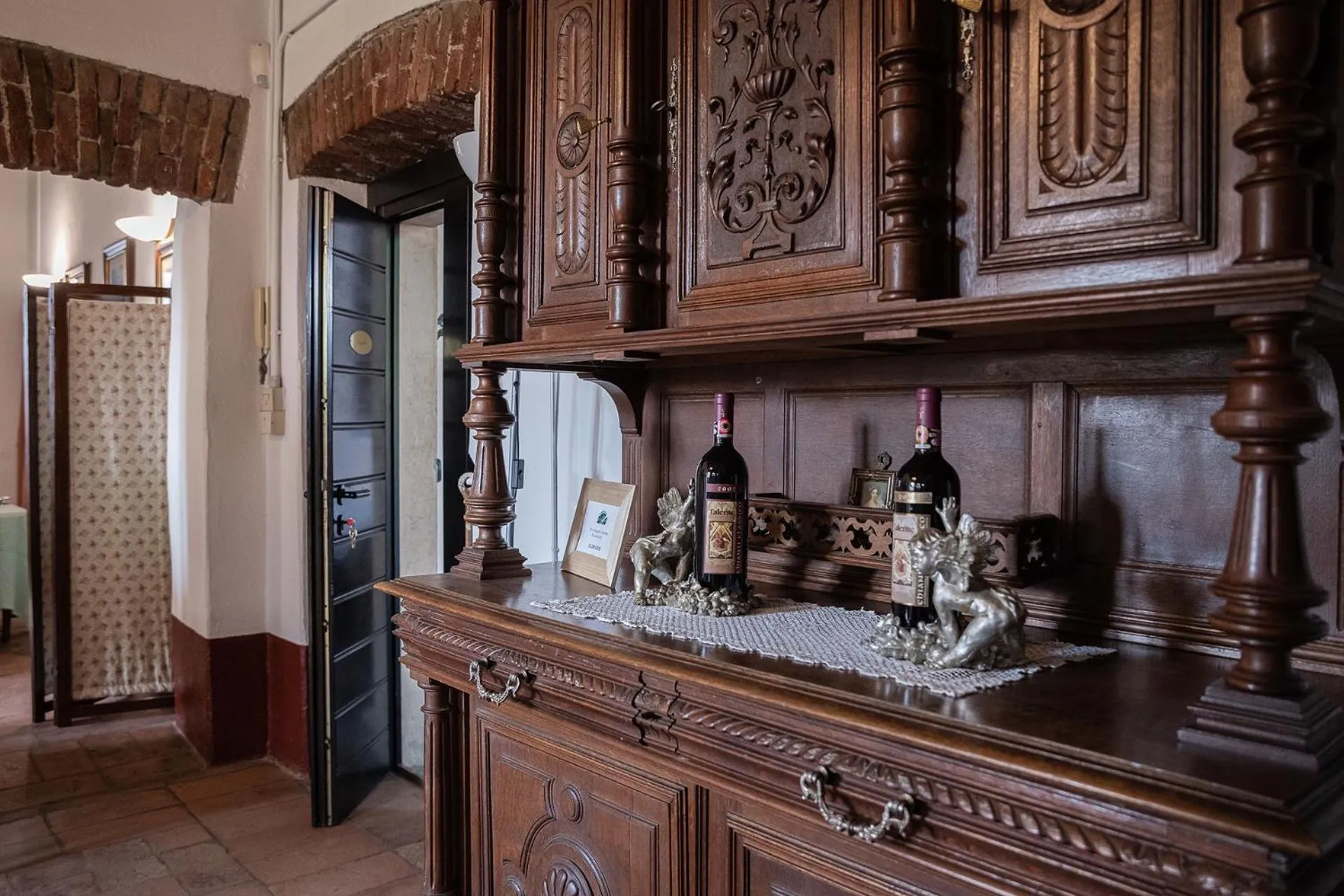 Decorative detail in La Locanda di Sant'Anna