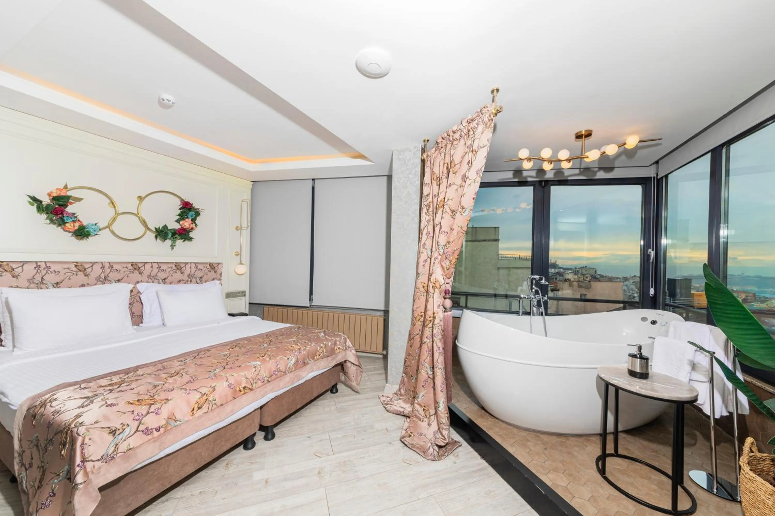 King Suite in Ayramin Deluxe Hotel Taksim
