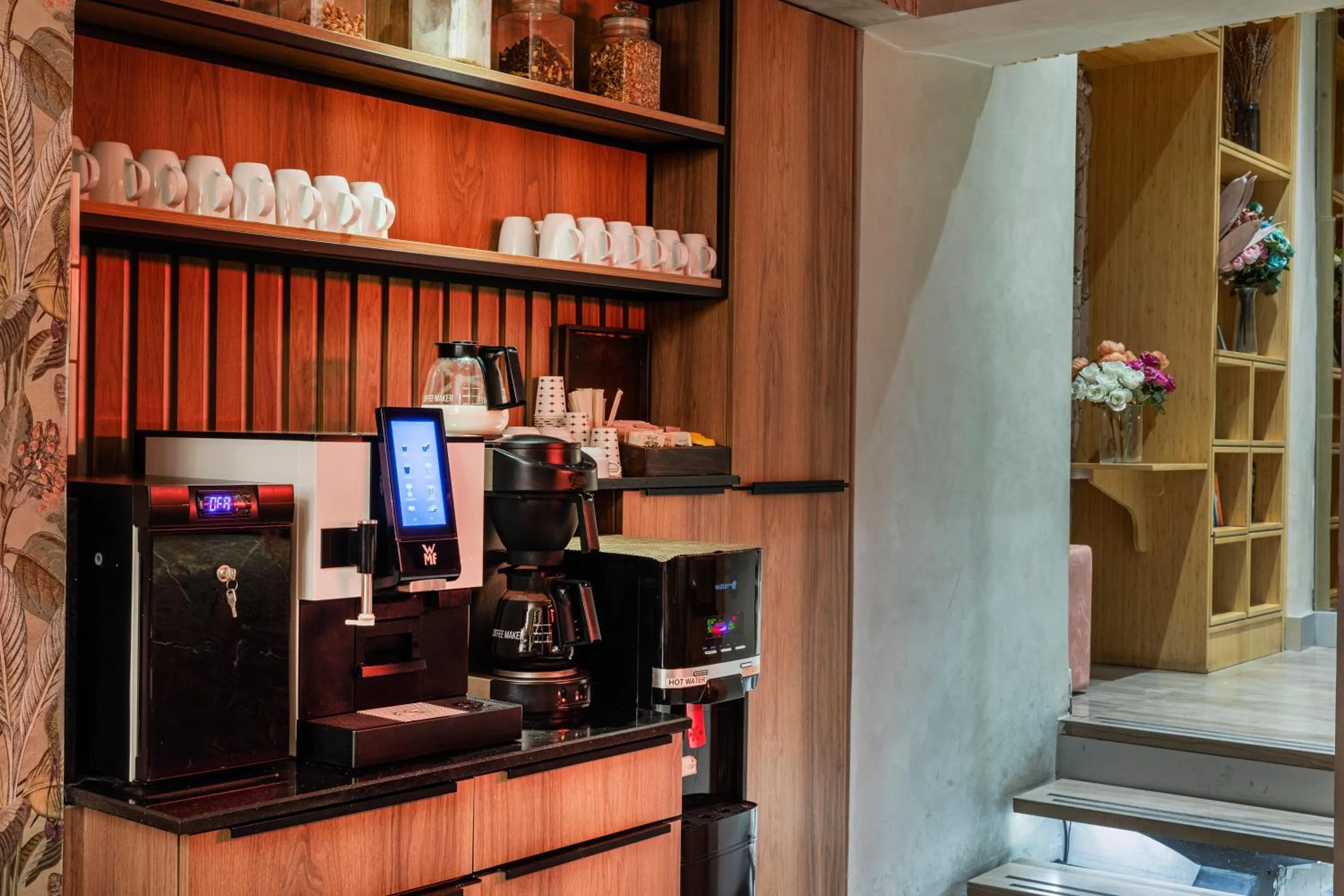 Restaurant/places to eat in Ayramin Deluxe Hotel Taksim