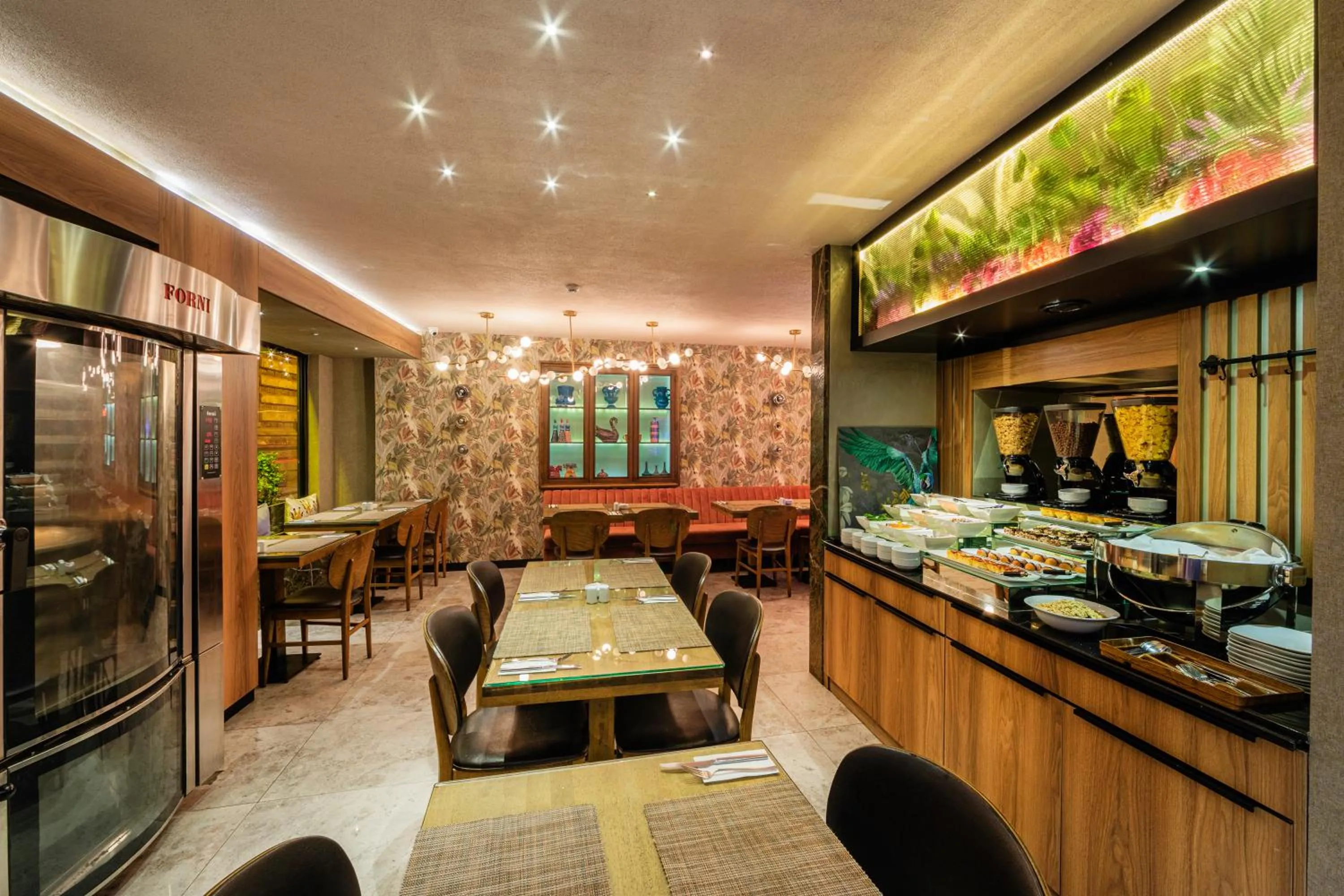 Restaurant/places to eat in Ayramin Deluxe Hotel Taksim