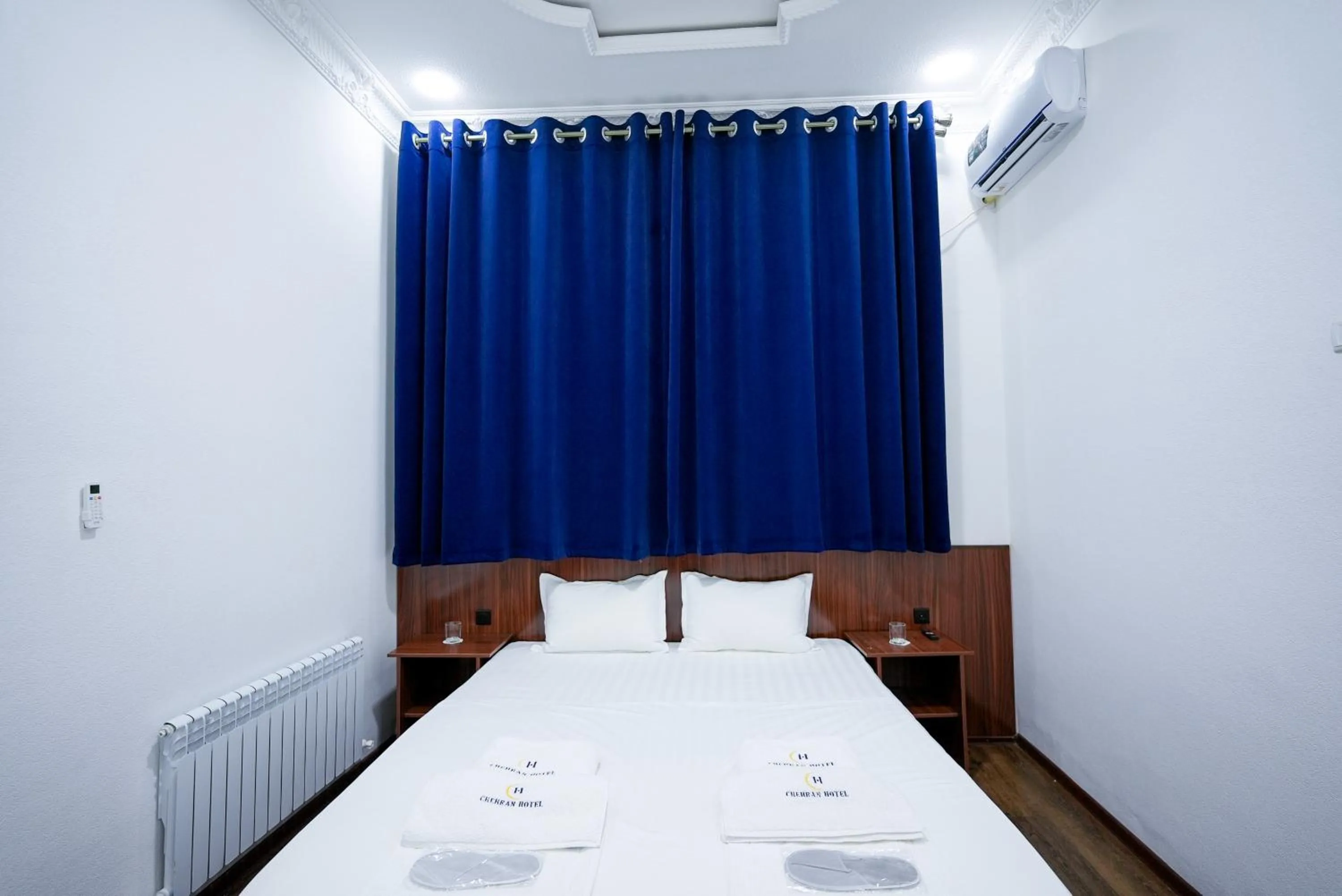 Photo of the whole room, Bed in Chehran Hotel