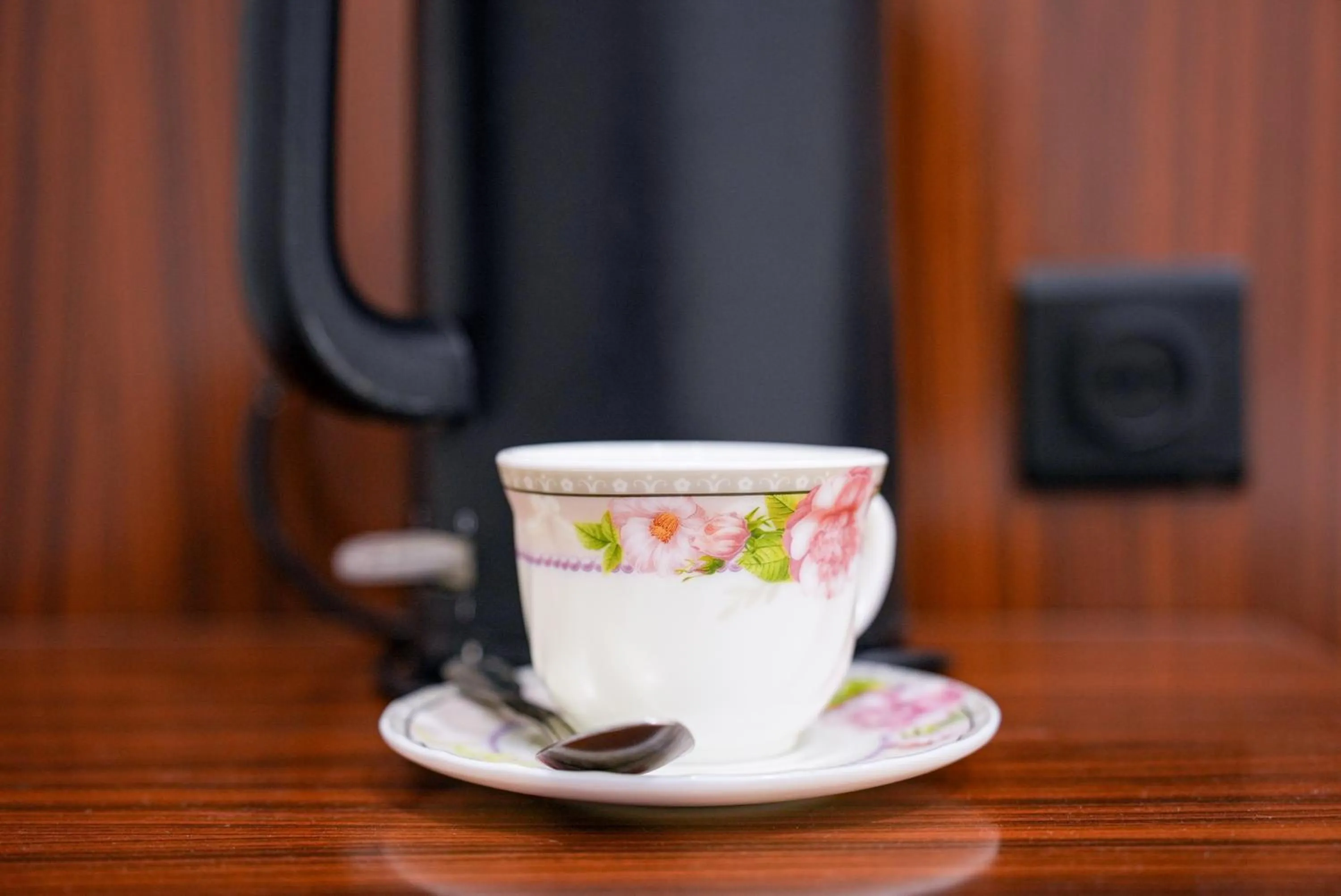 Coffee/tea facilities in Chehran Hotel