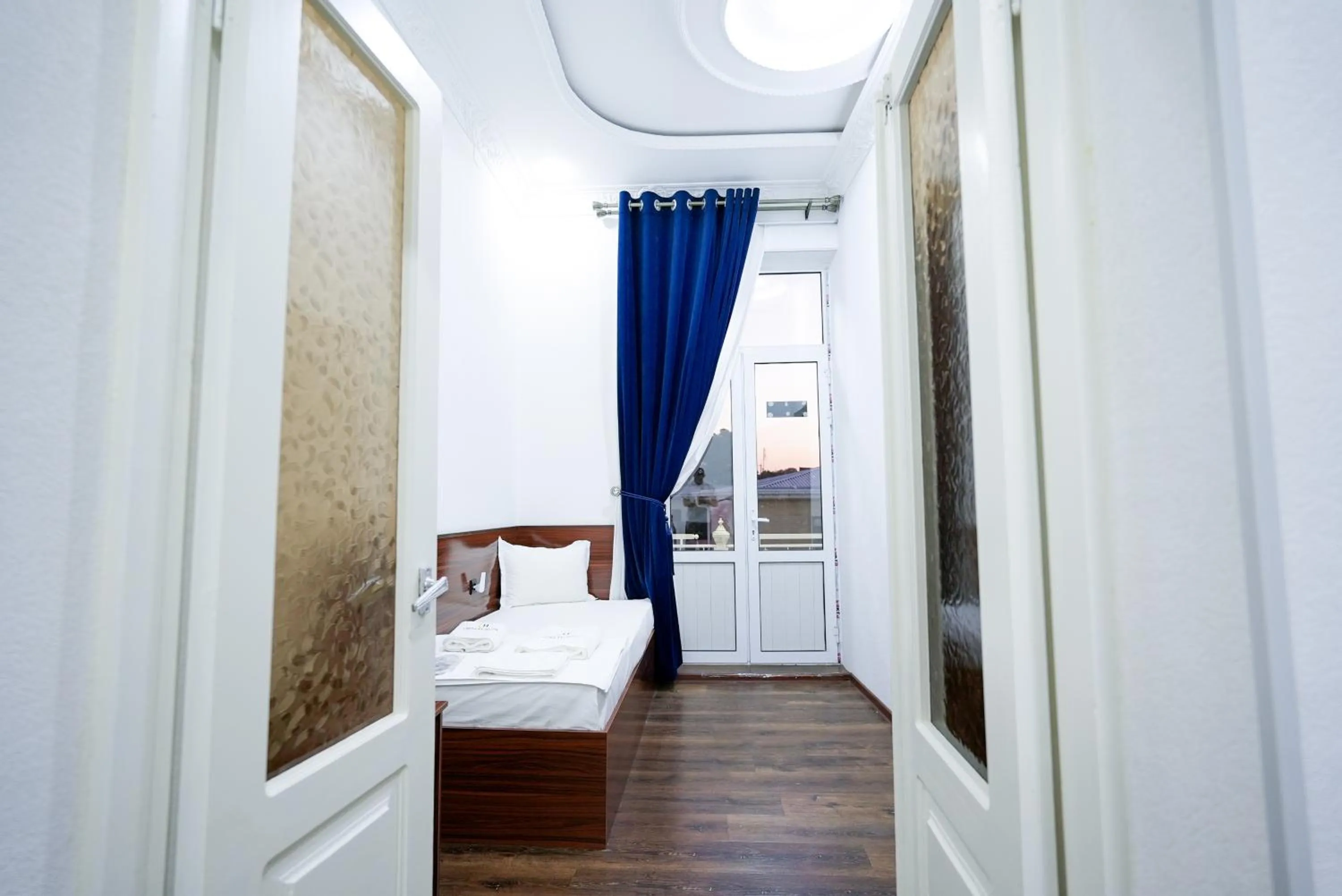 Photo of the whole room, Bed in Chehran Hotel