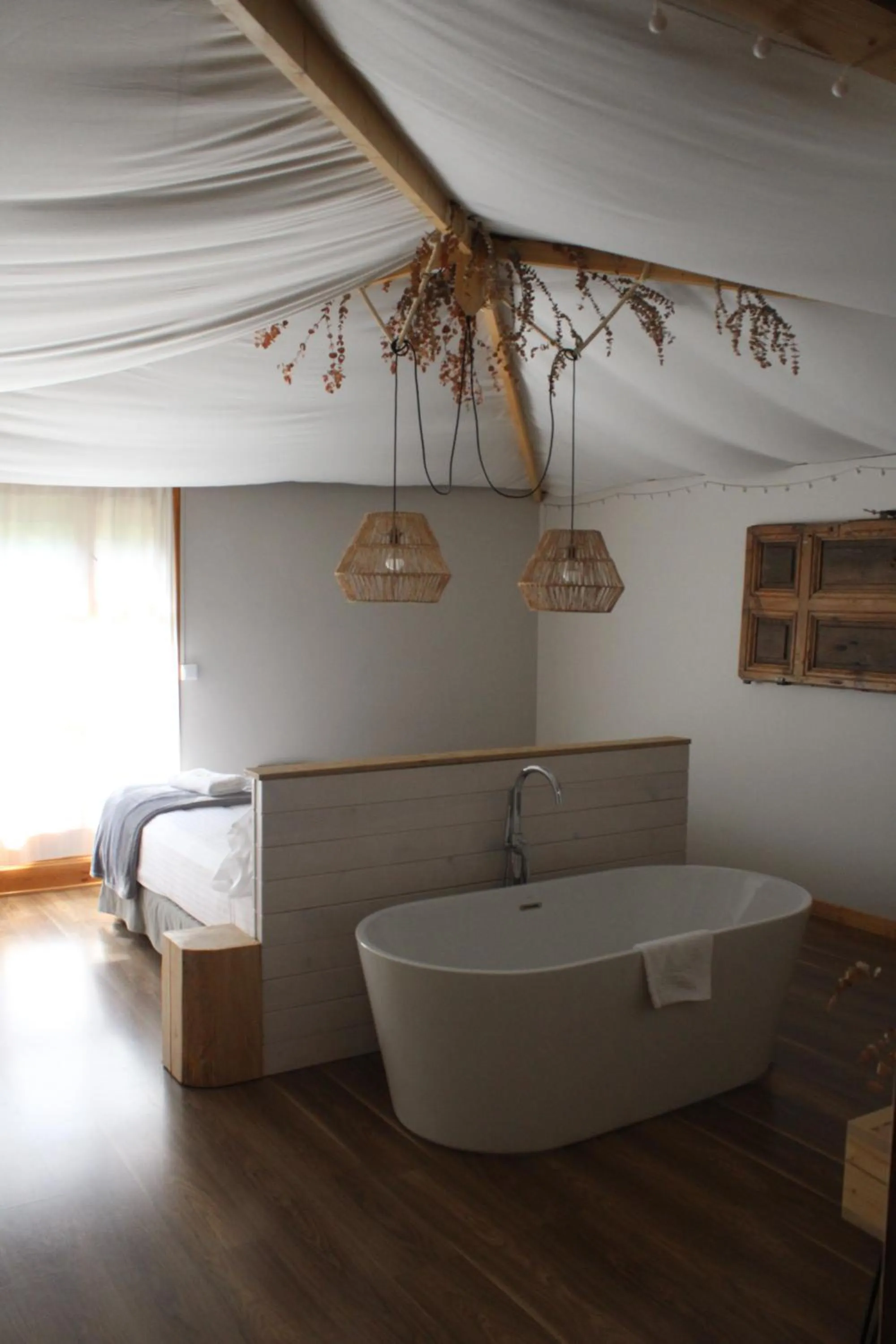 Decorative detail in Albergue Jakue