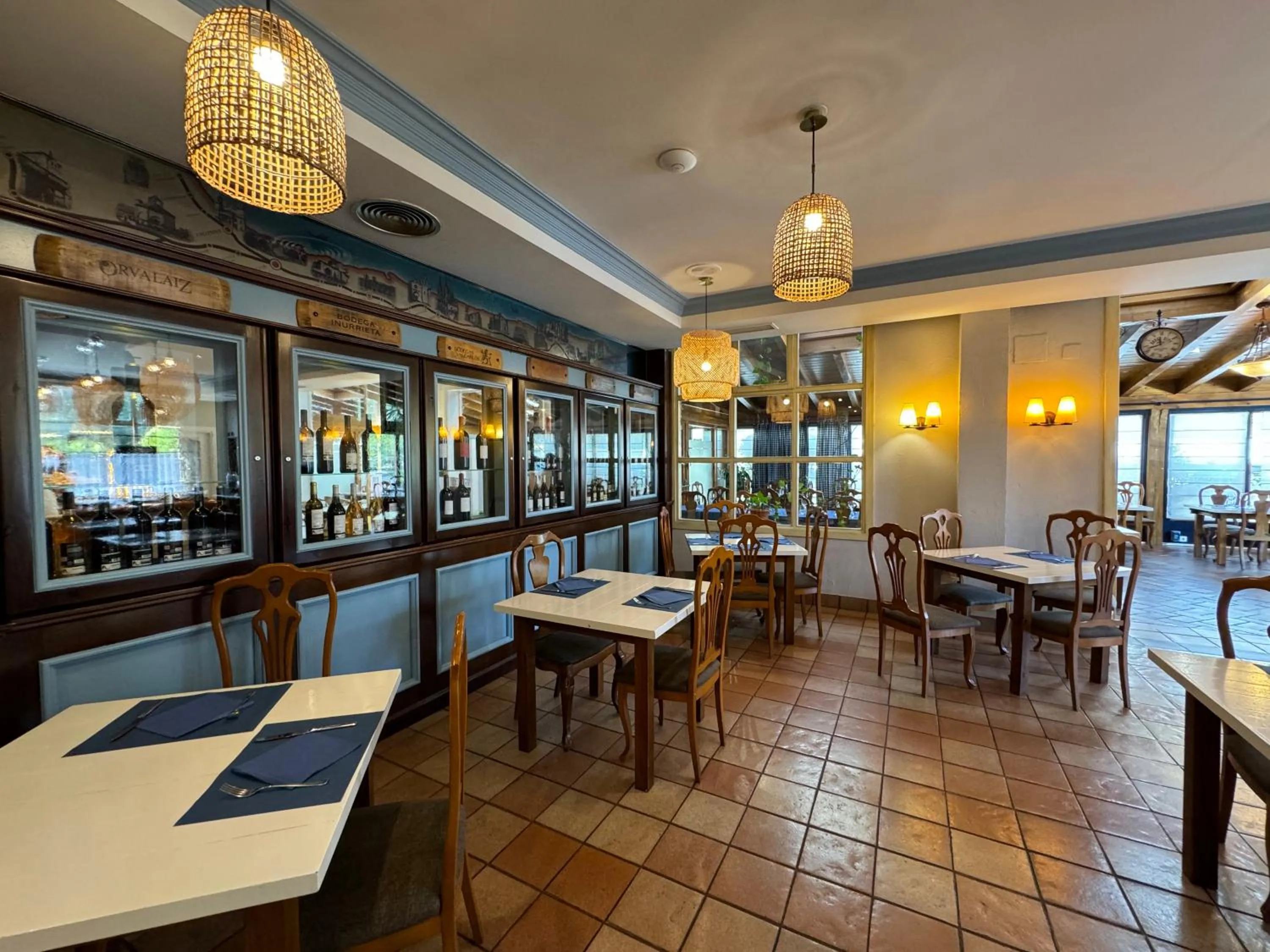 Restaurant/places to eat in Albergue Jakue