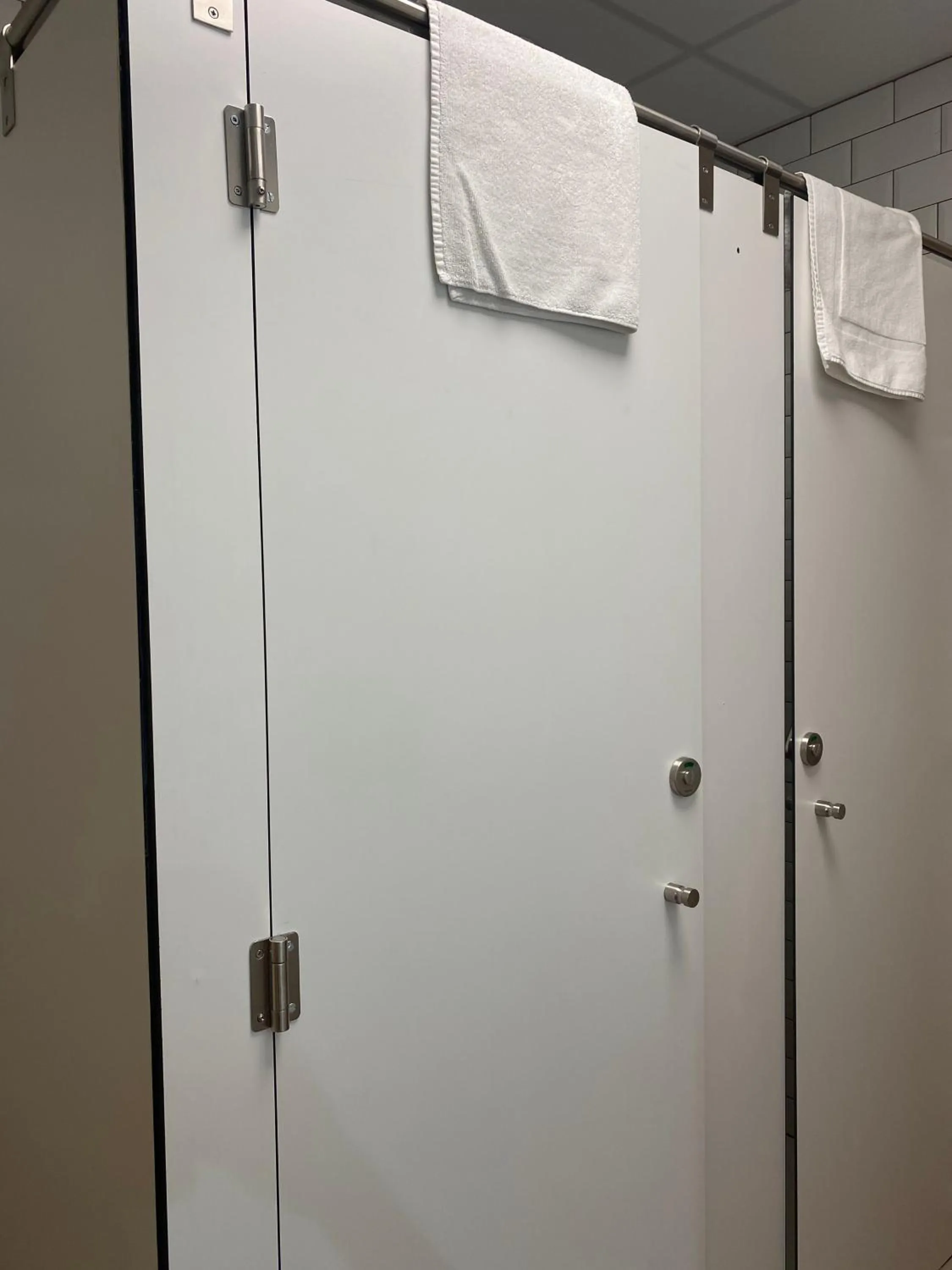 Shower in Albergue Jakue