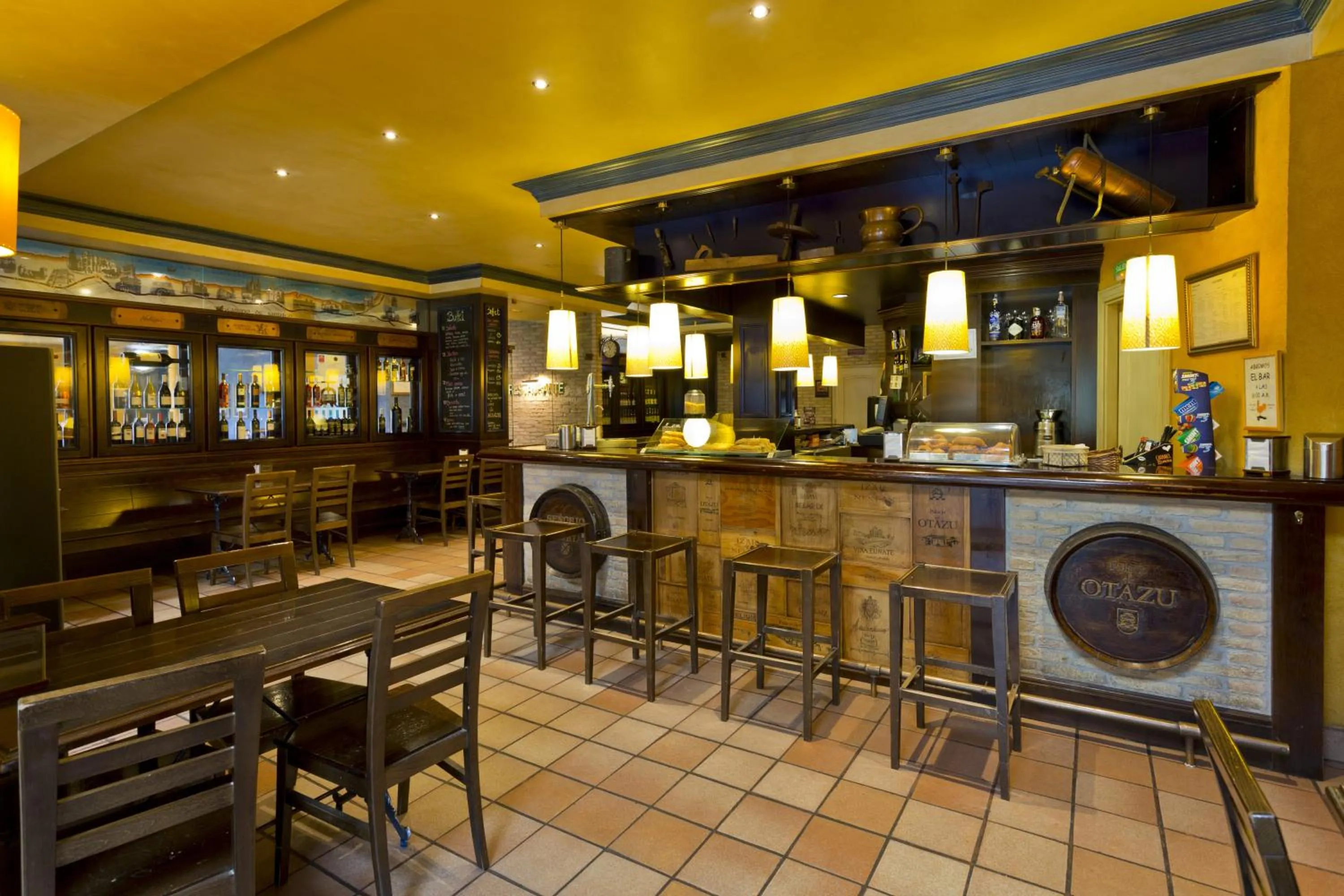 Lounge or bar in Albergue Jakue