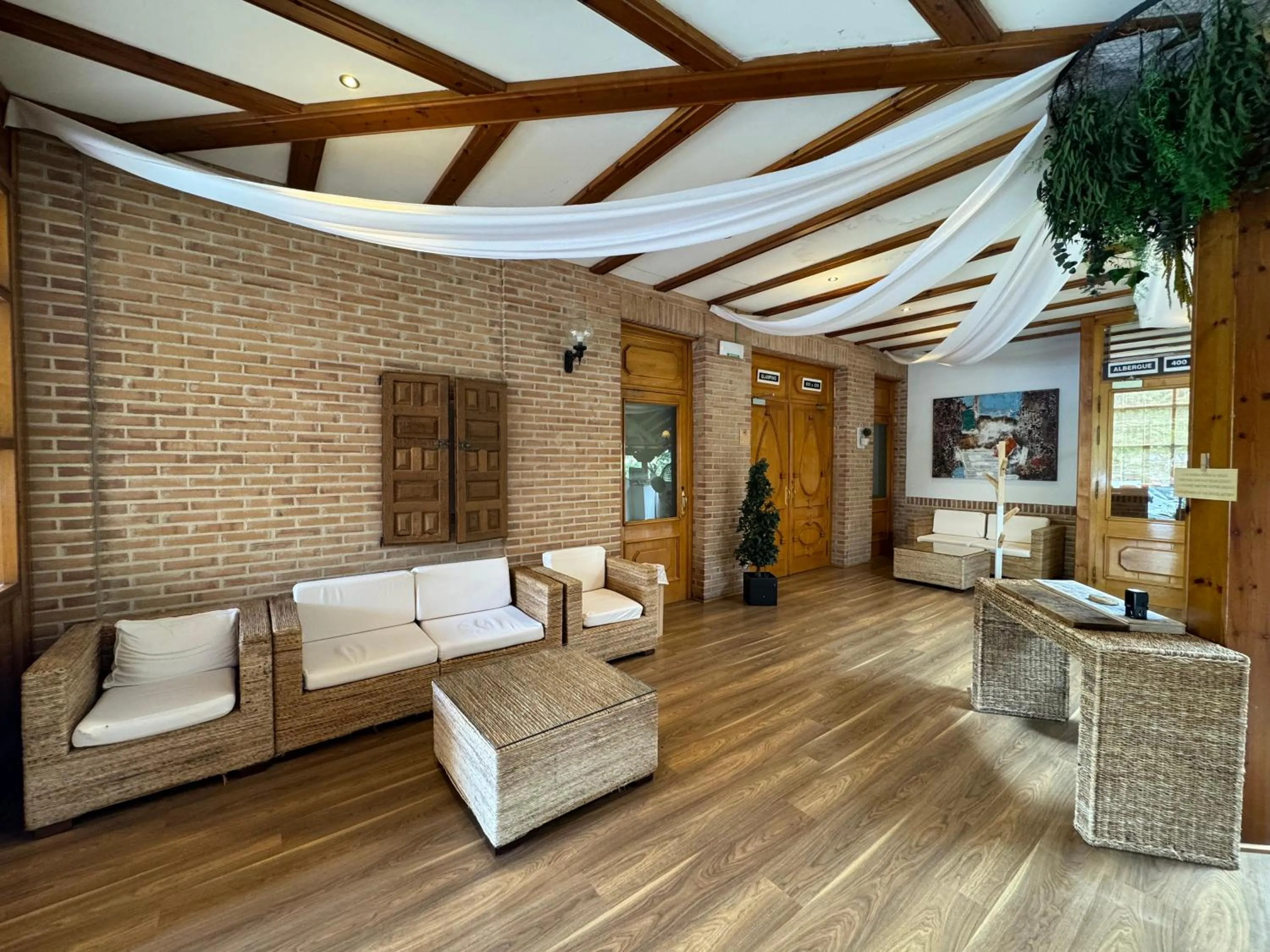 Lobby or reception in Albergue Jakue