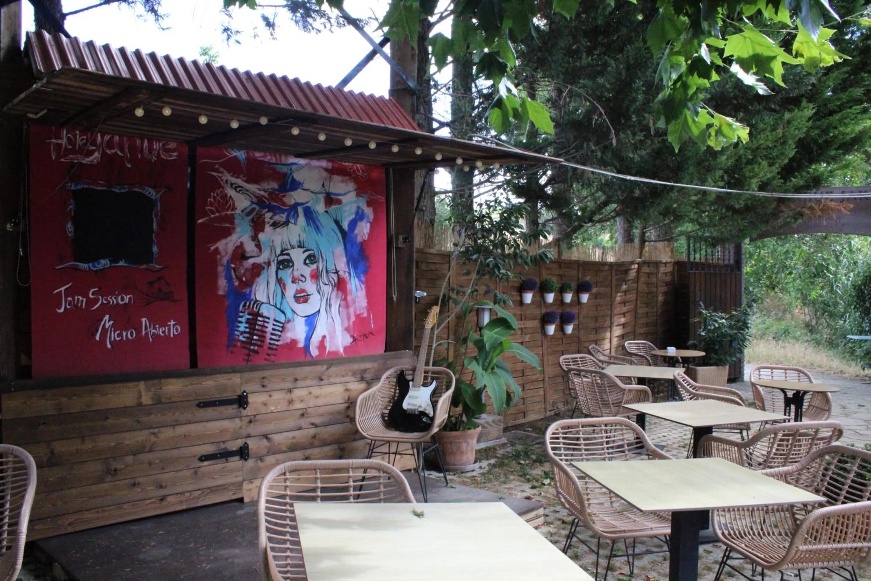 Off site in Albergue Jakue