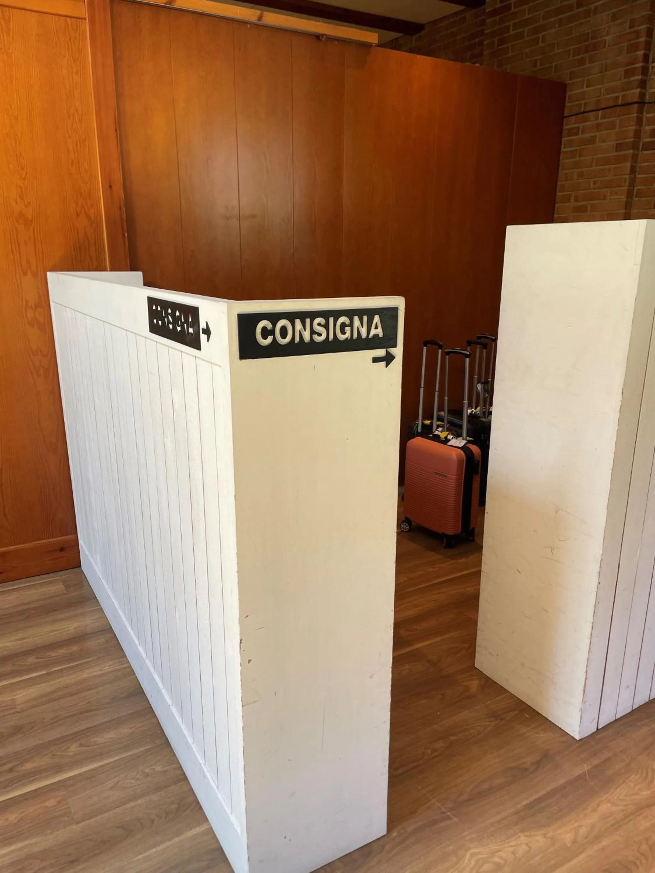 locker in Albergue Jakue