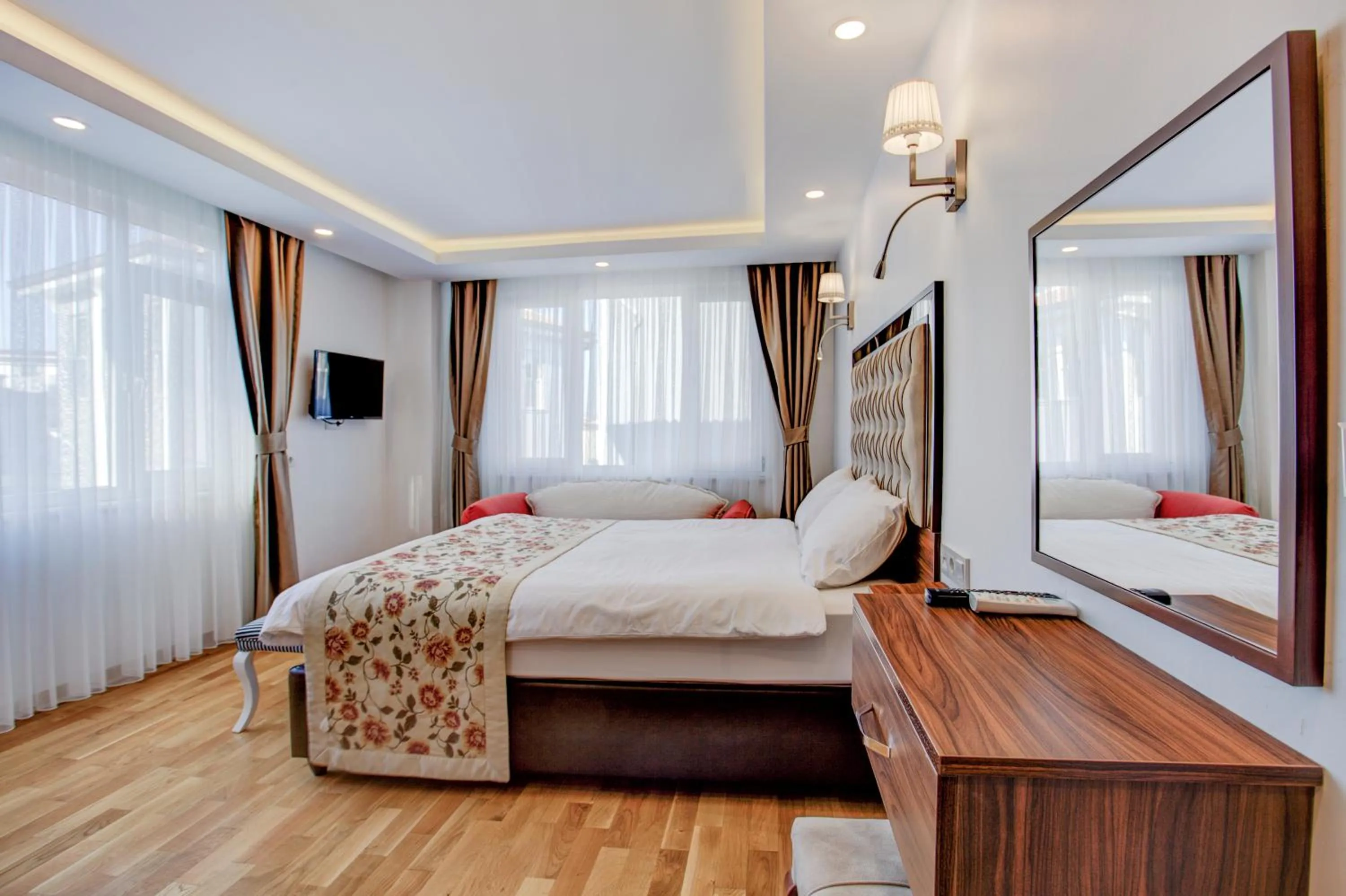 Shower, Bed in Violin Hotel Sultanahmet