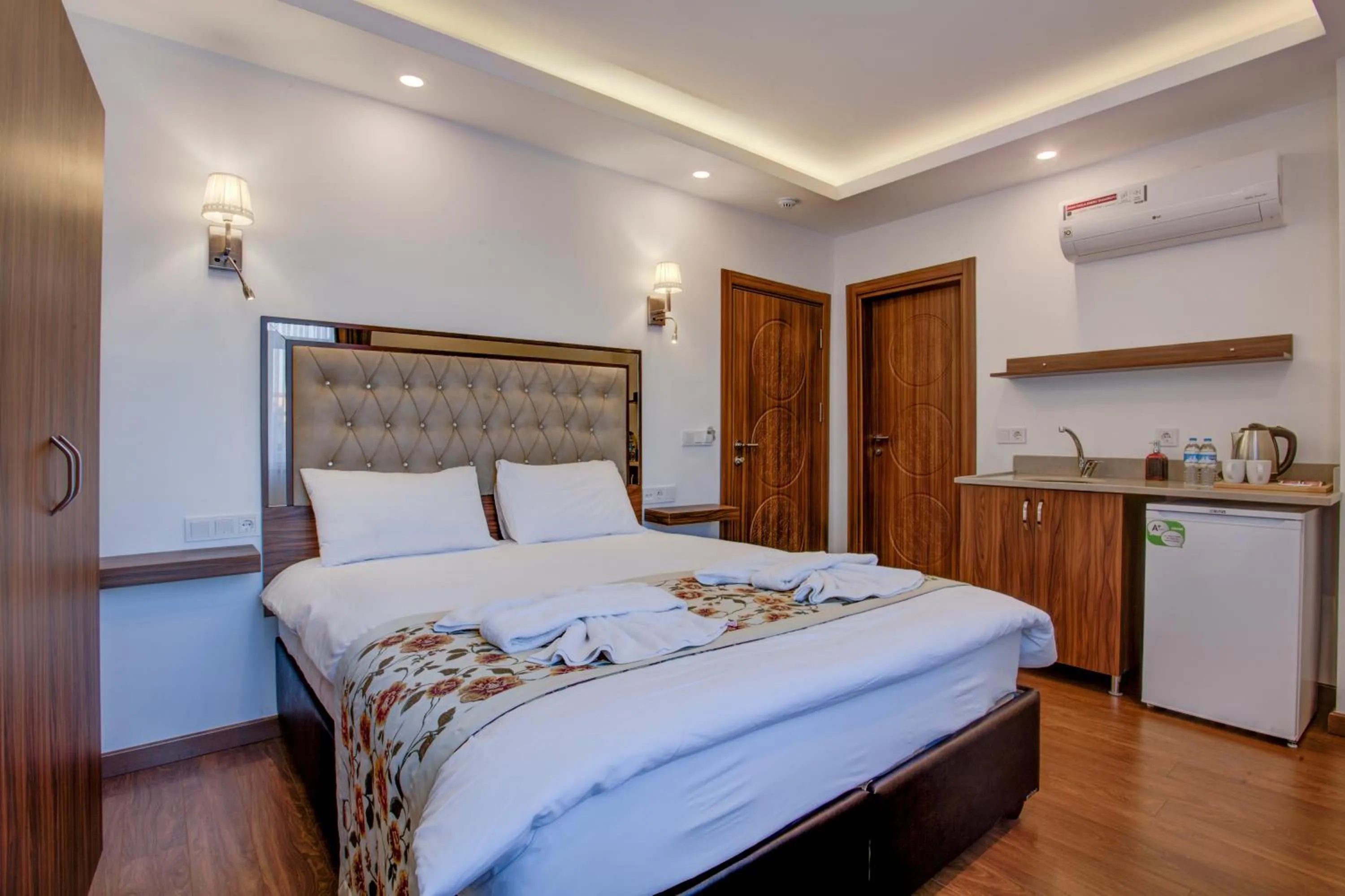 Shower, Bed in Violin Hotel Sultanahmet