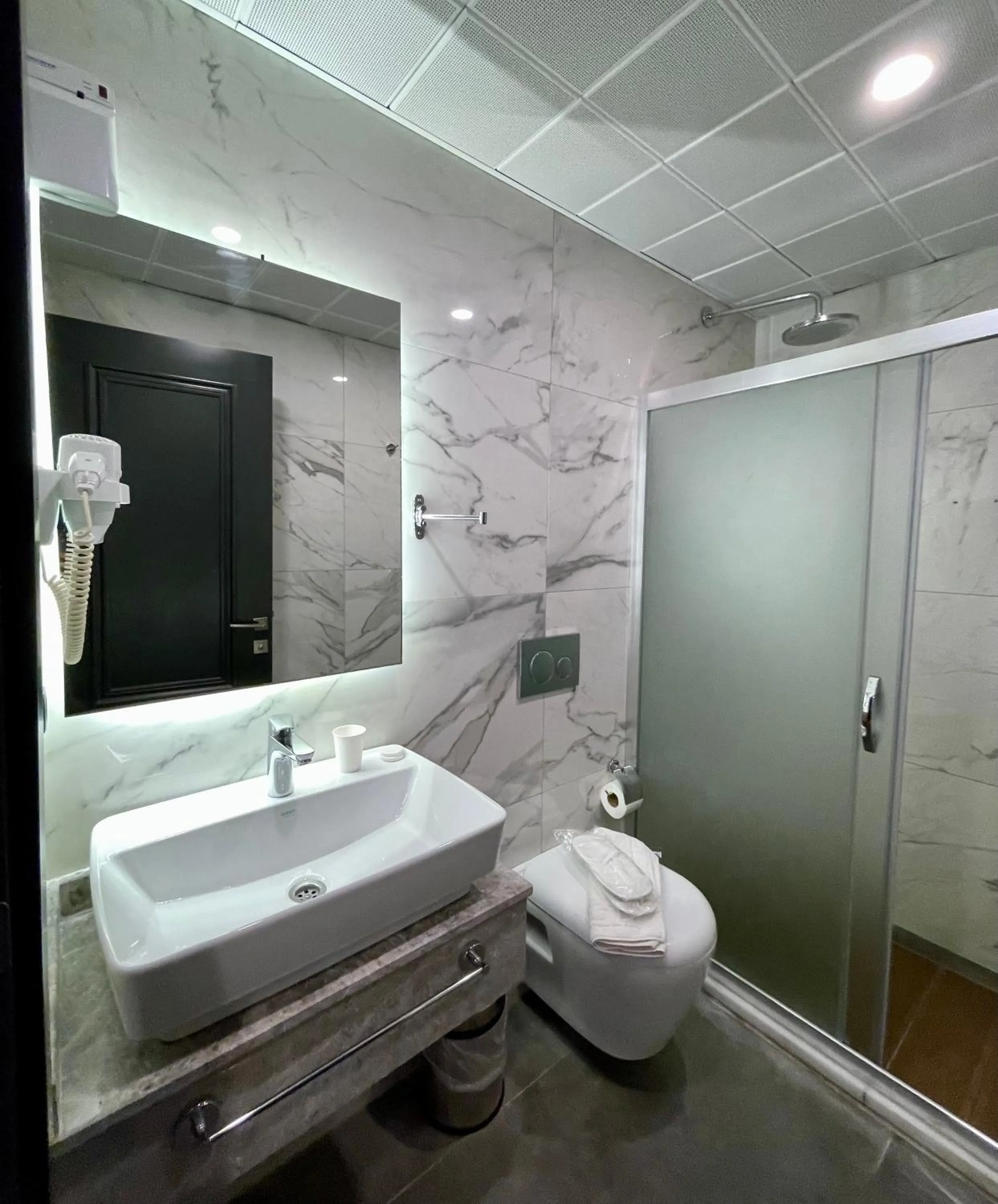 Shower in Brow City Kaş