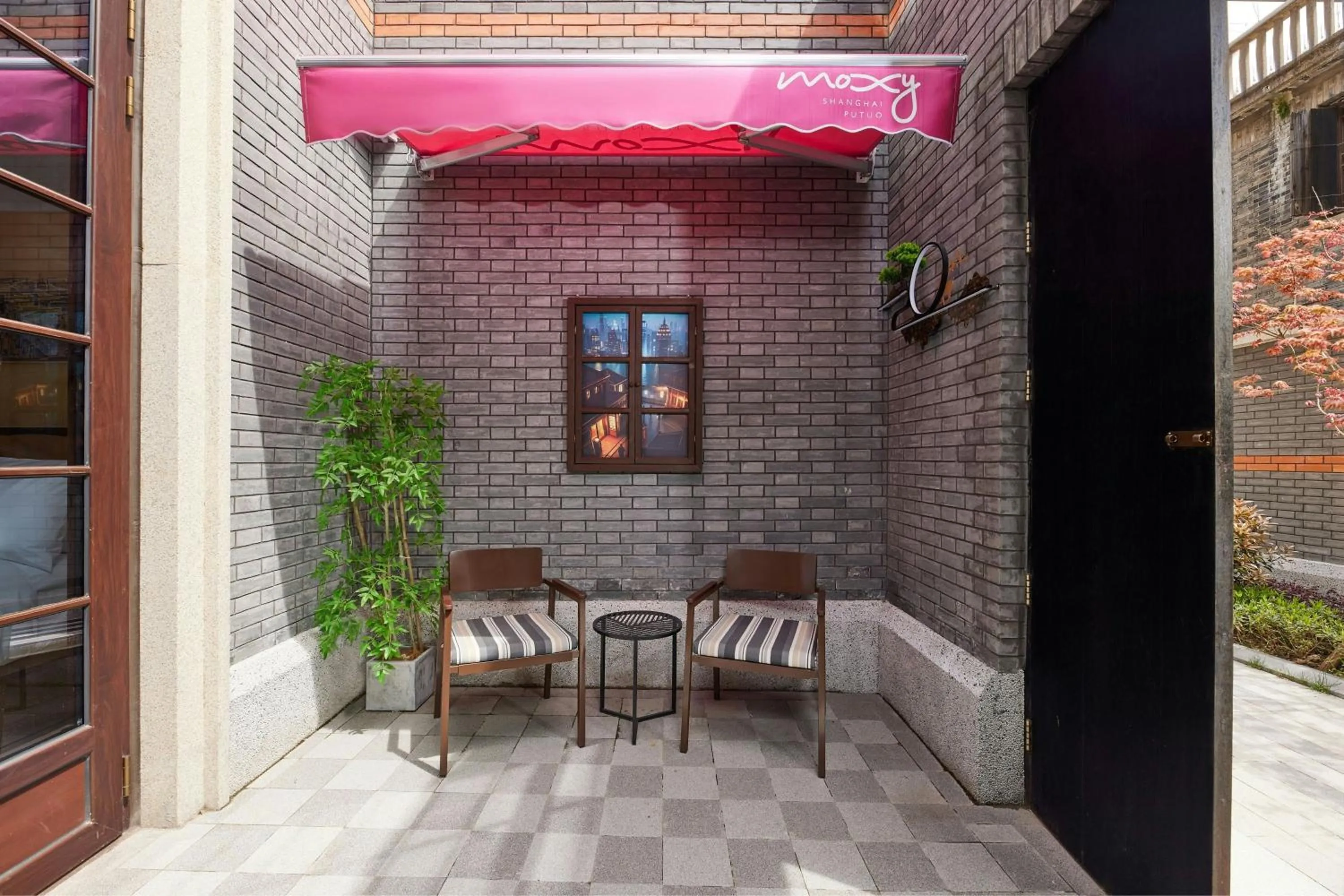 Photo of the whole room in Moxy Shanghai Putuo