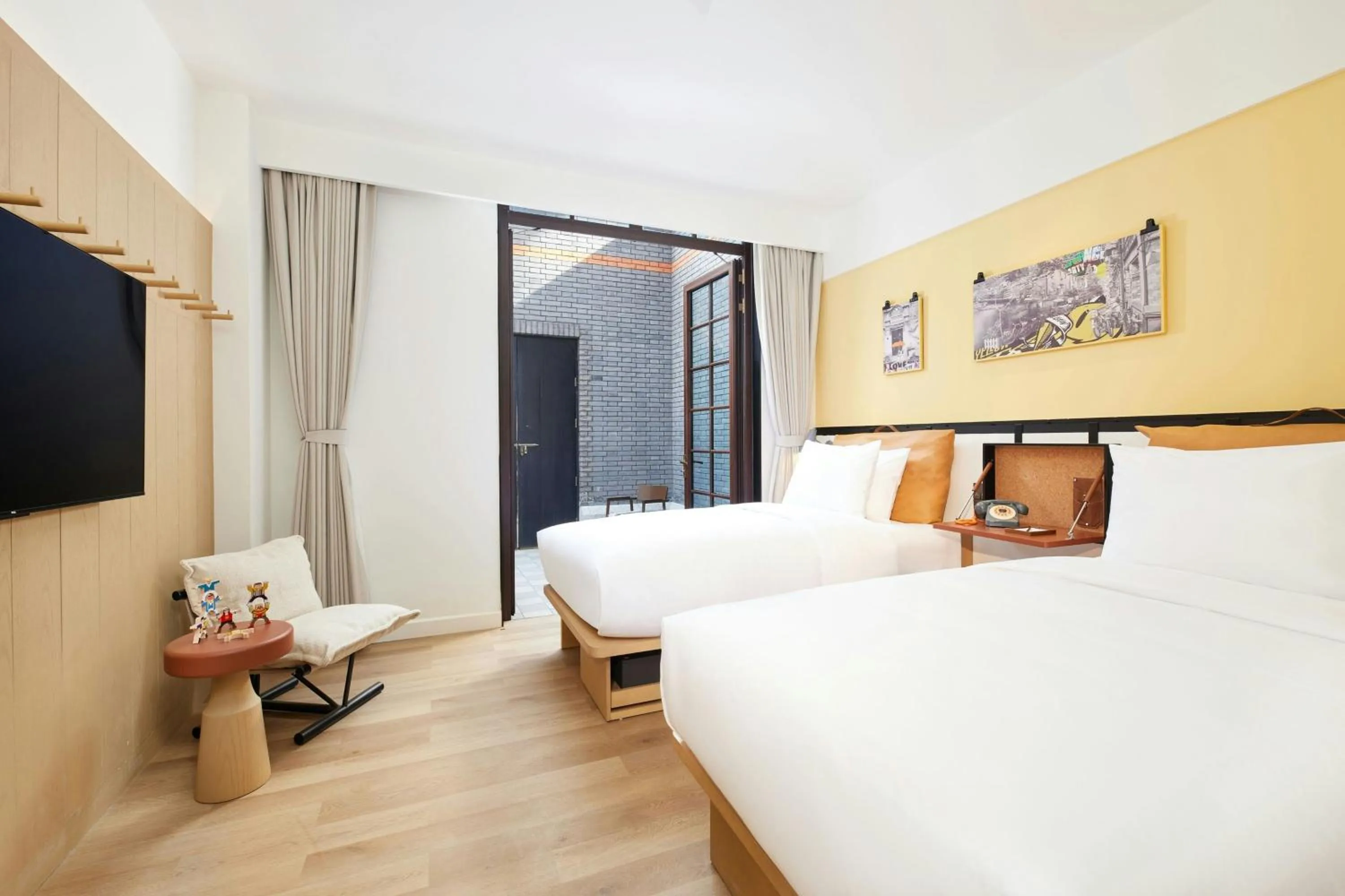 Photo of the whole room, Bed in Moxy Shanghai Putuo