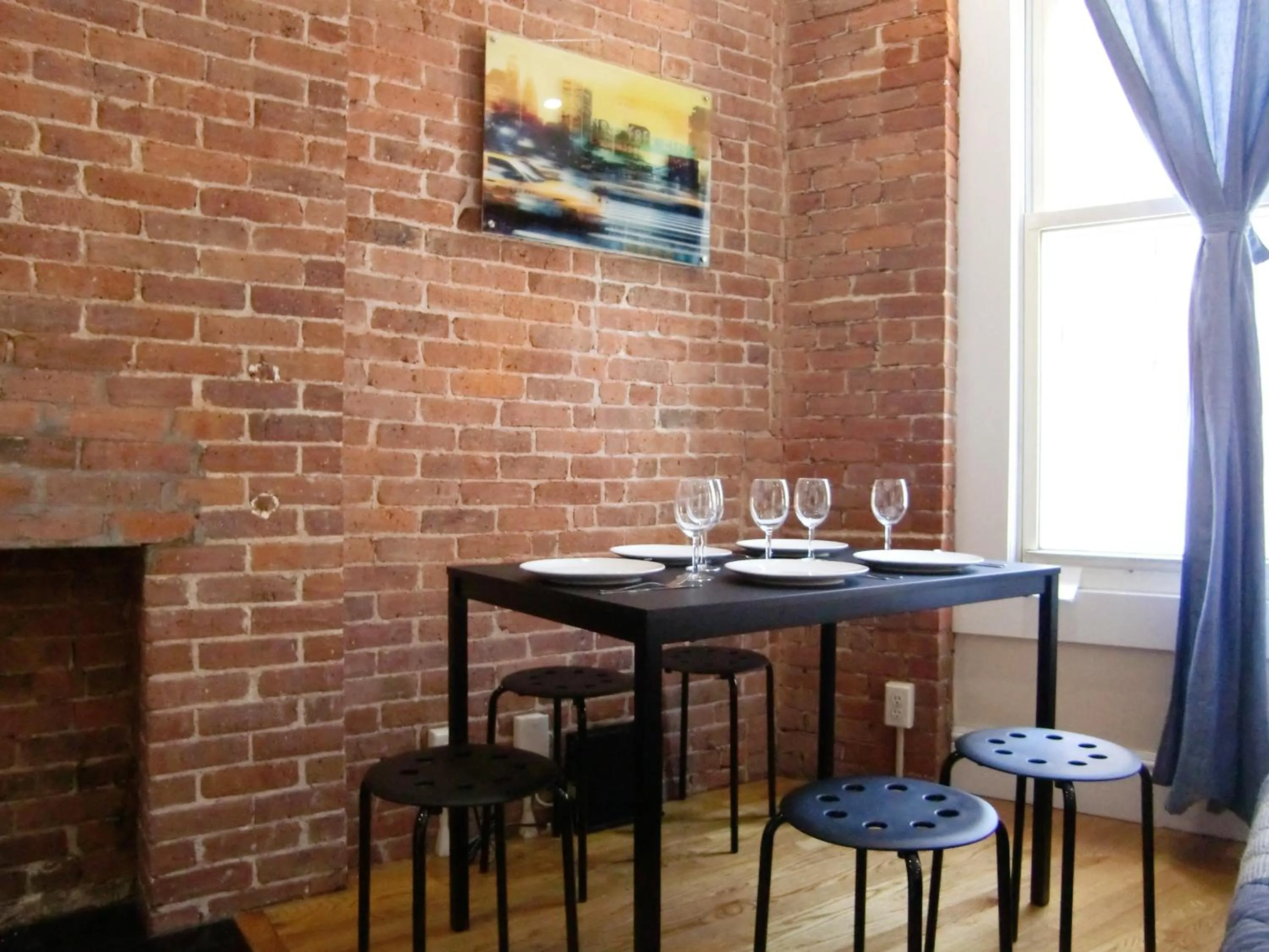 Dining area in Studios Midtown Manhattan