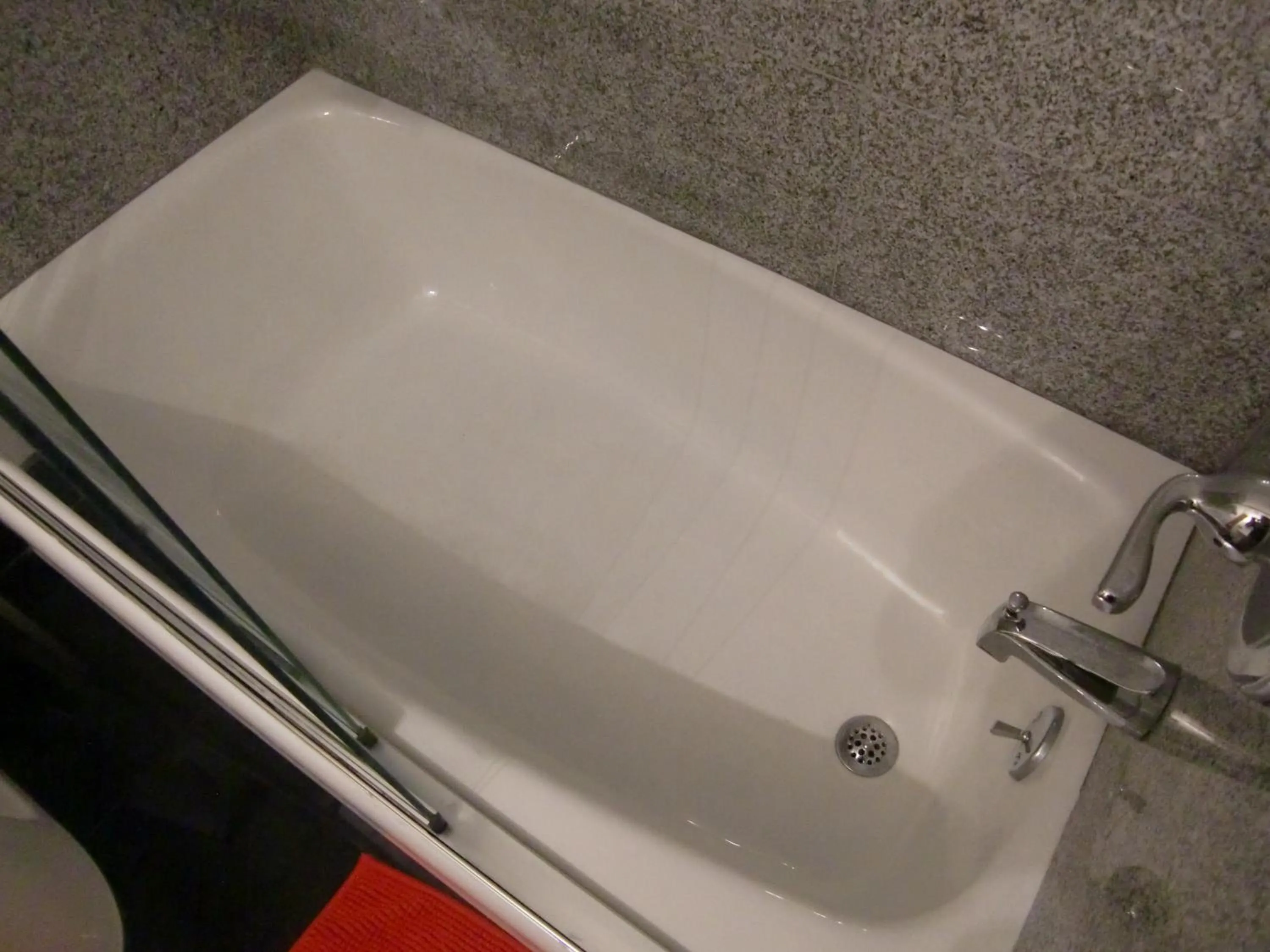 Hot Tub in Studios Midtown Manhattan