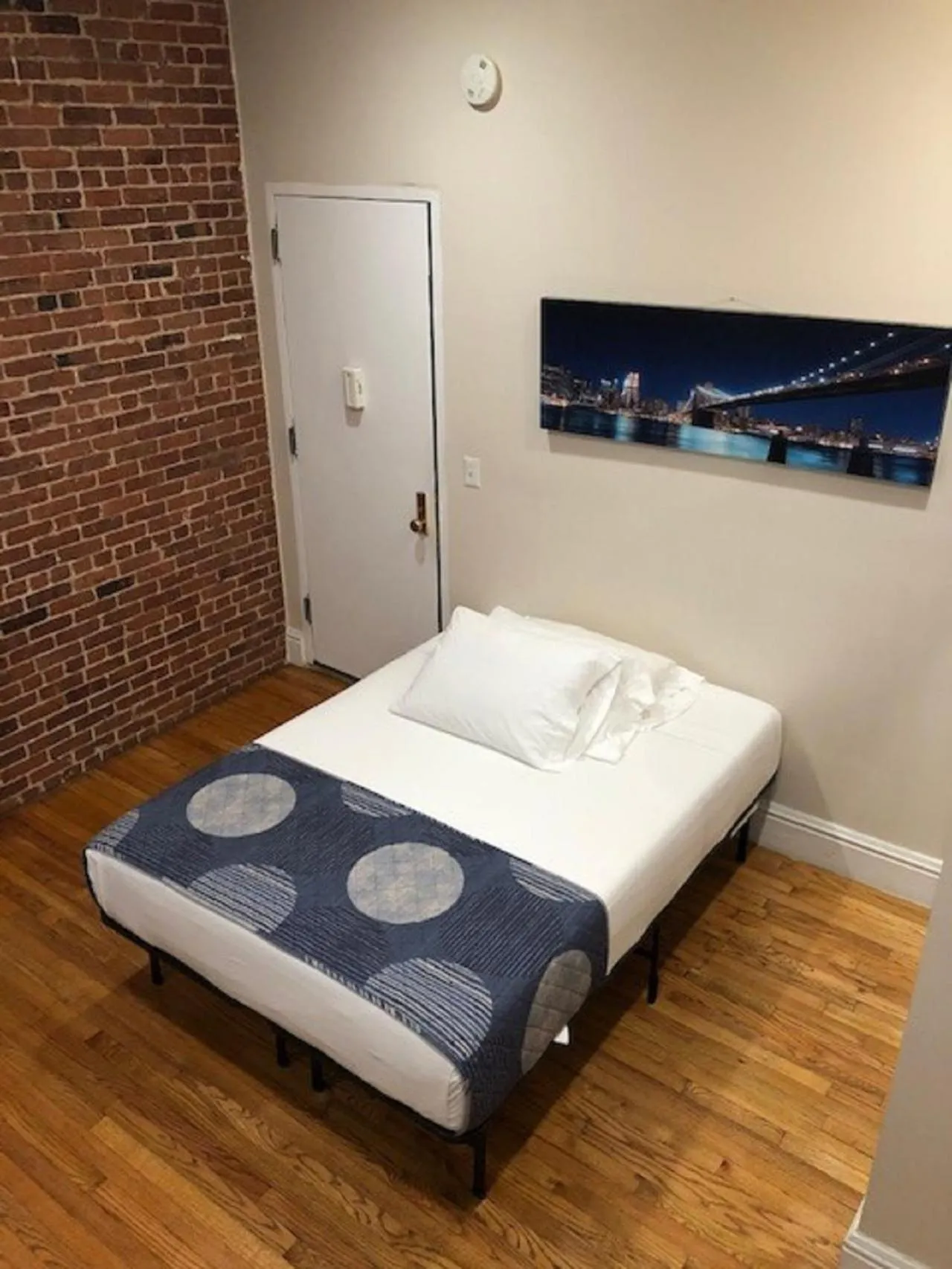 Bed in Studios Midtown Manhattan