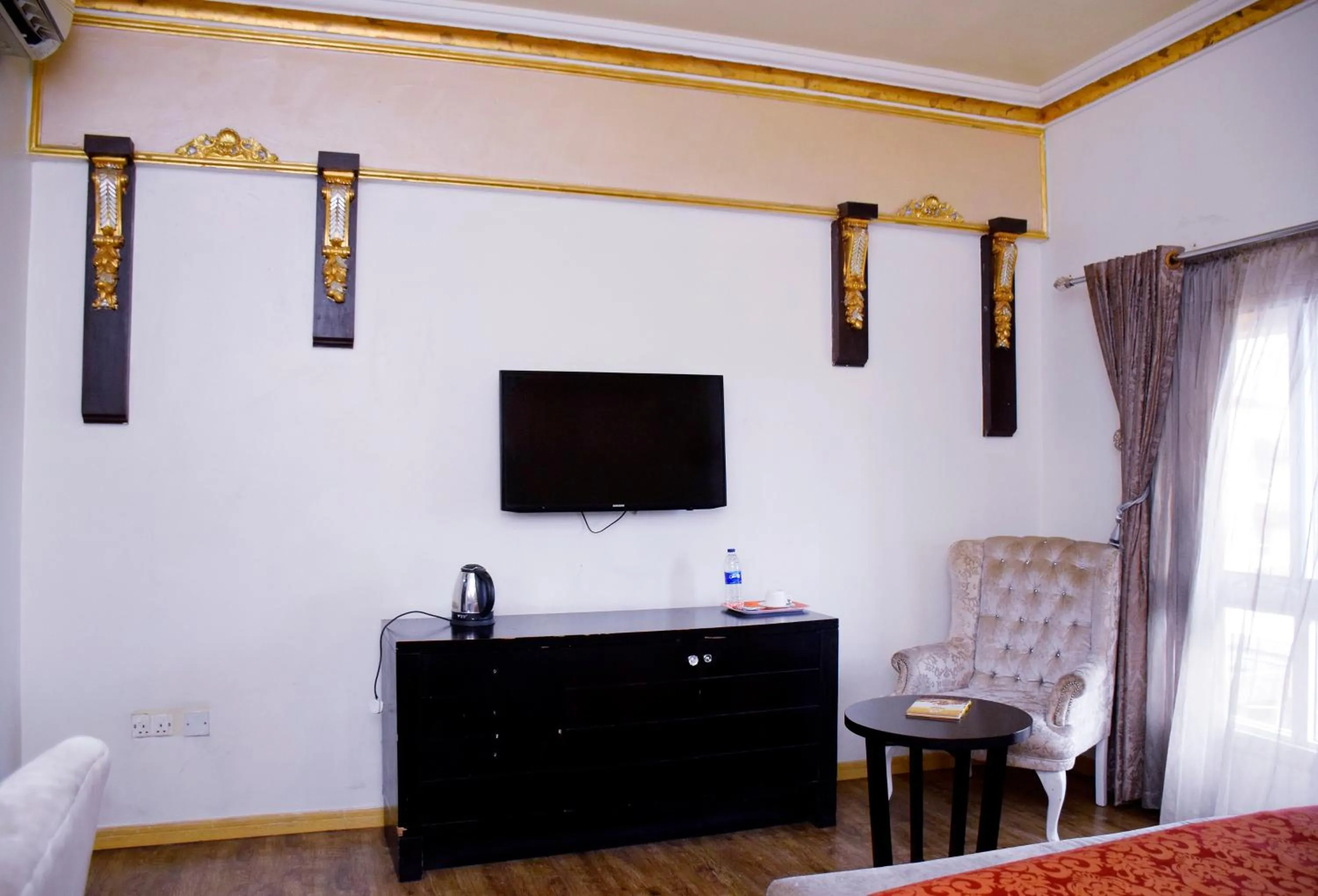 Bed in Sandralia Hotel Limited, Abuja