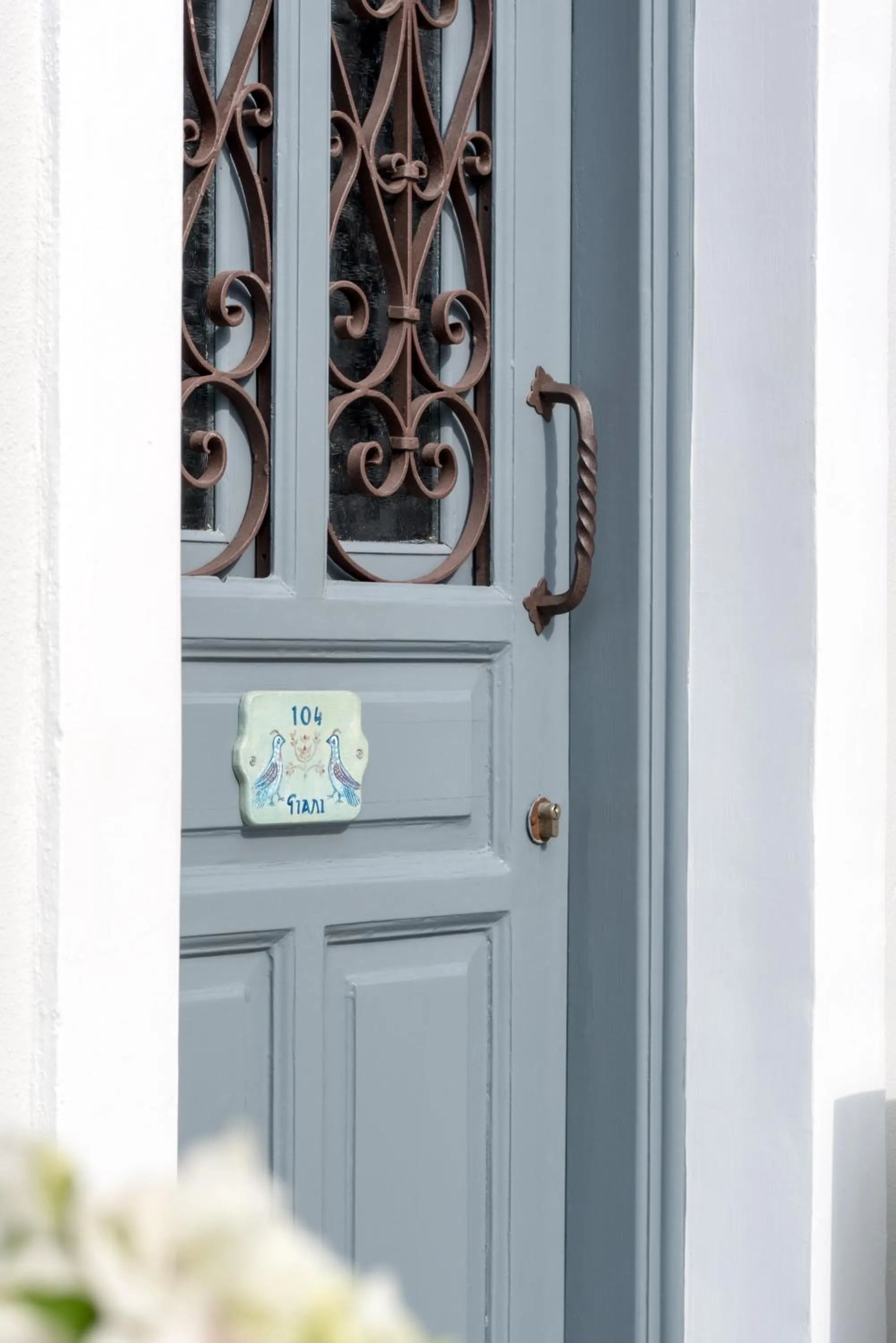 Decorative detail in Nissia Kamares