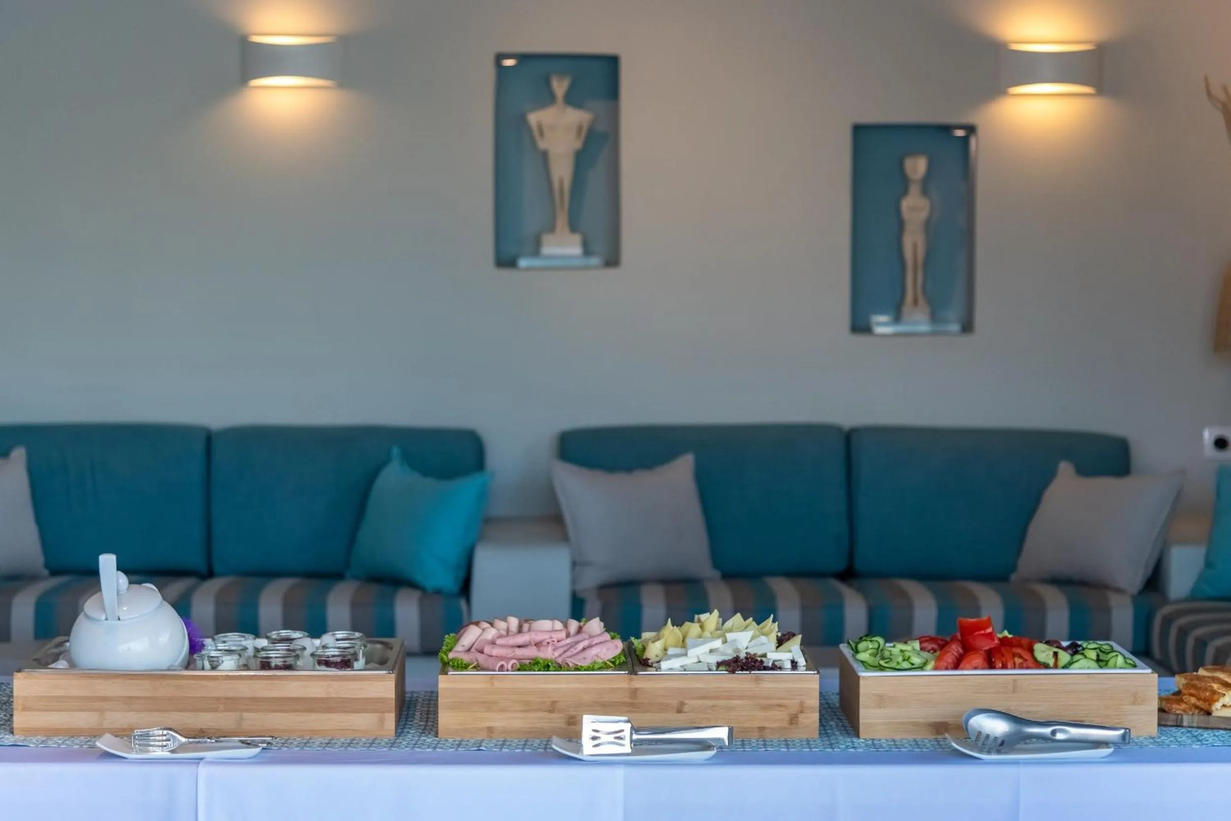 Buffet breakfast in Nissia Kamares