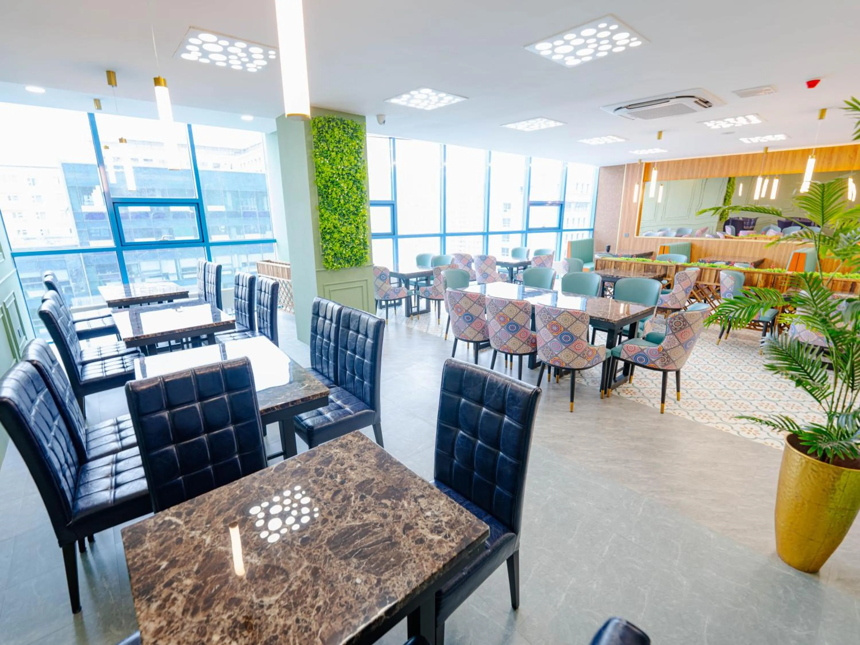 Restaurant/places to eat in Bojon Hotel Ulaanbaatar - Soyolj Mall