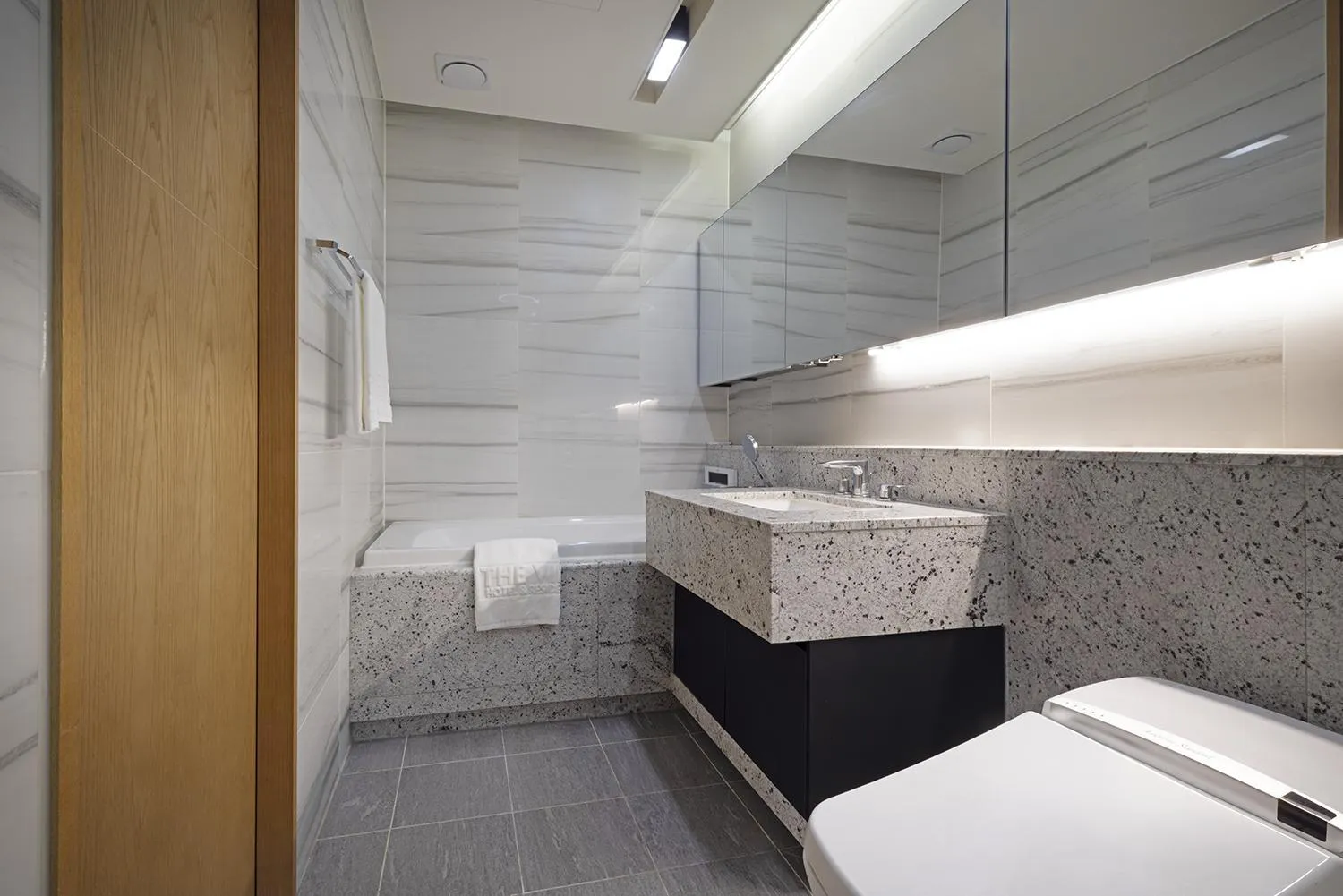 Toilet in LCT Residence The Vine Haeundae