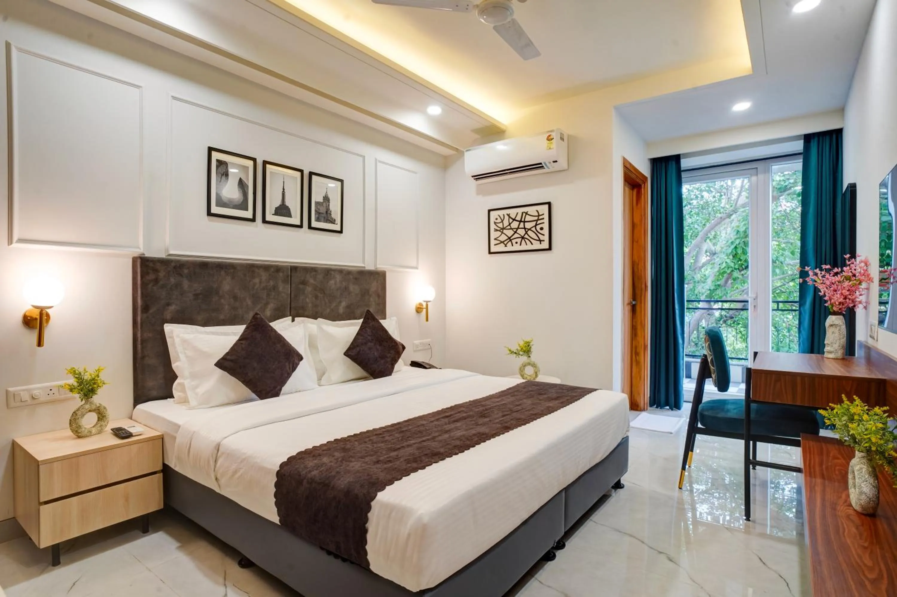 Bed in Saltstayz Premier - Arjun Marg