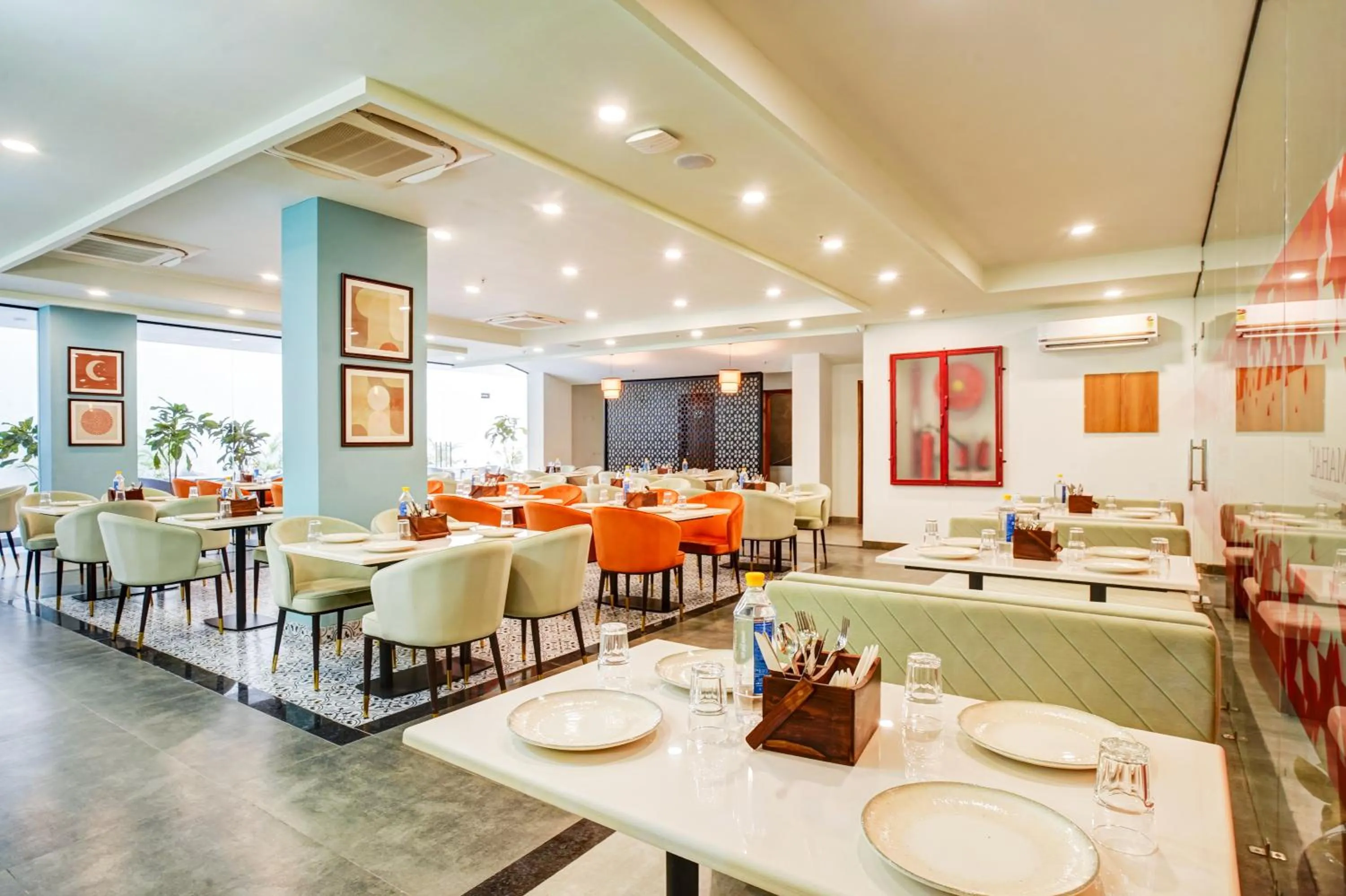 Restaurant/places to eat in Saltstayz Premier - Arjun Marg