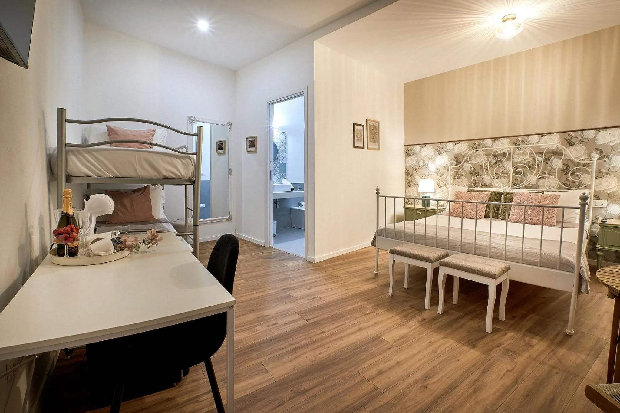 Bed in Delta Dreams Guest House