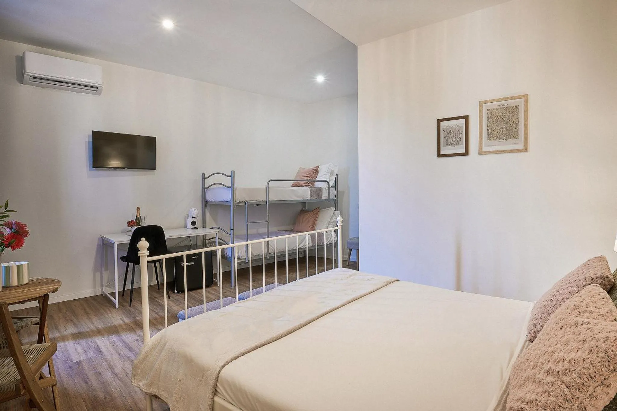 Bed in Delta Dreams Guest House