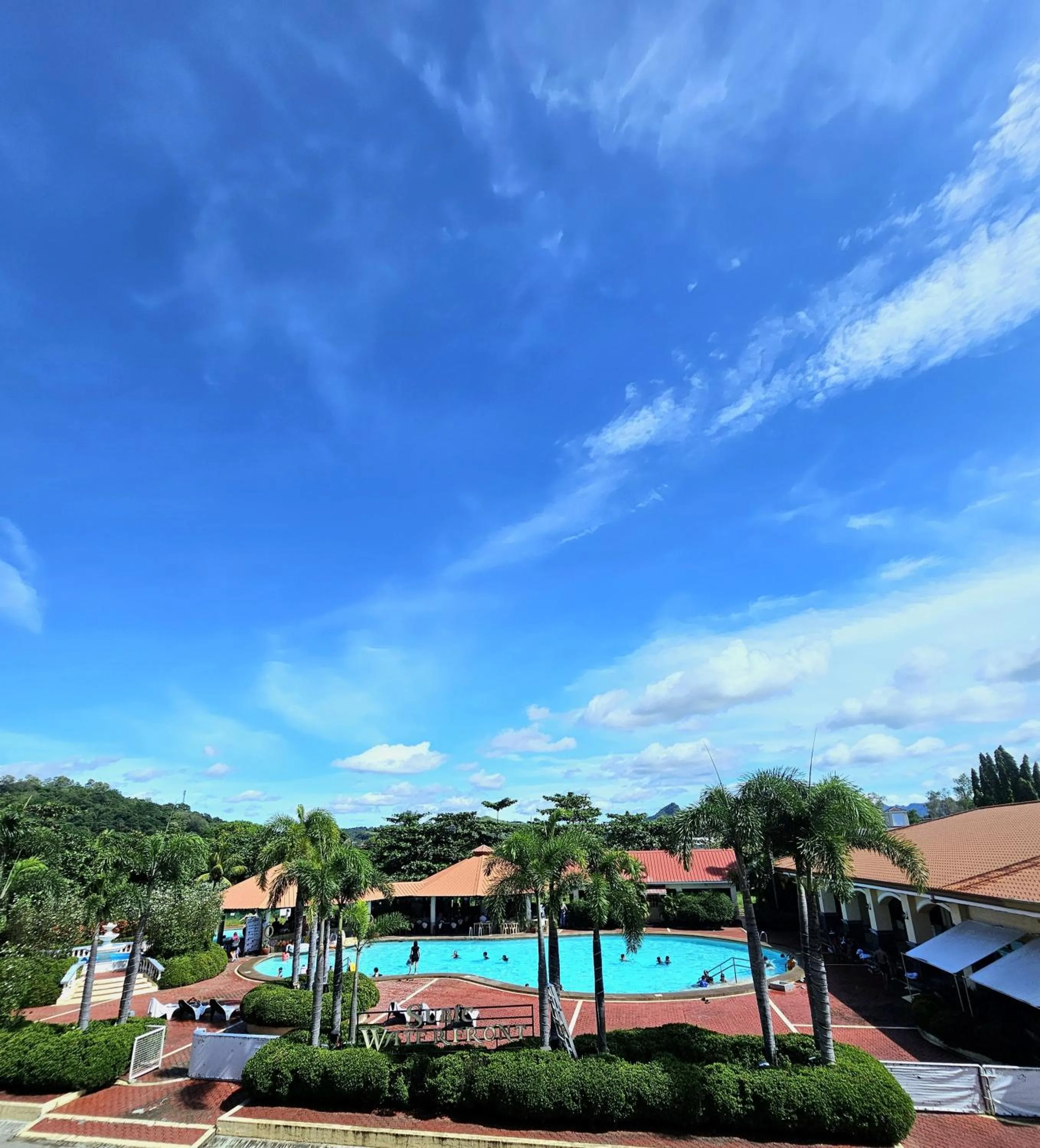 Swimming pool in Subic Waterfront View Resort
