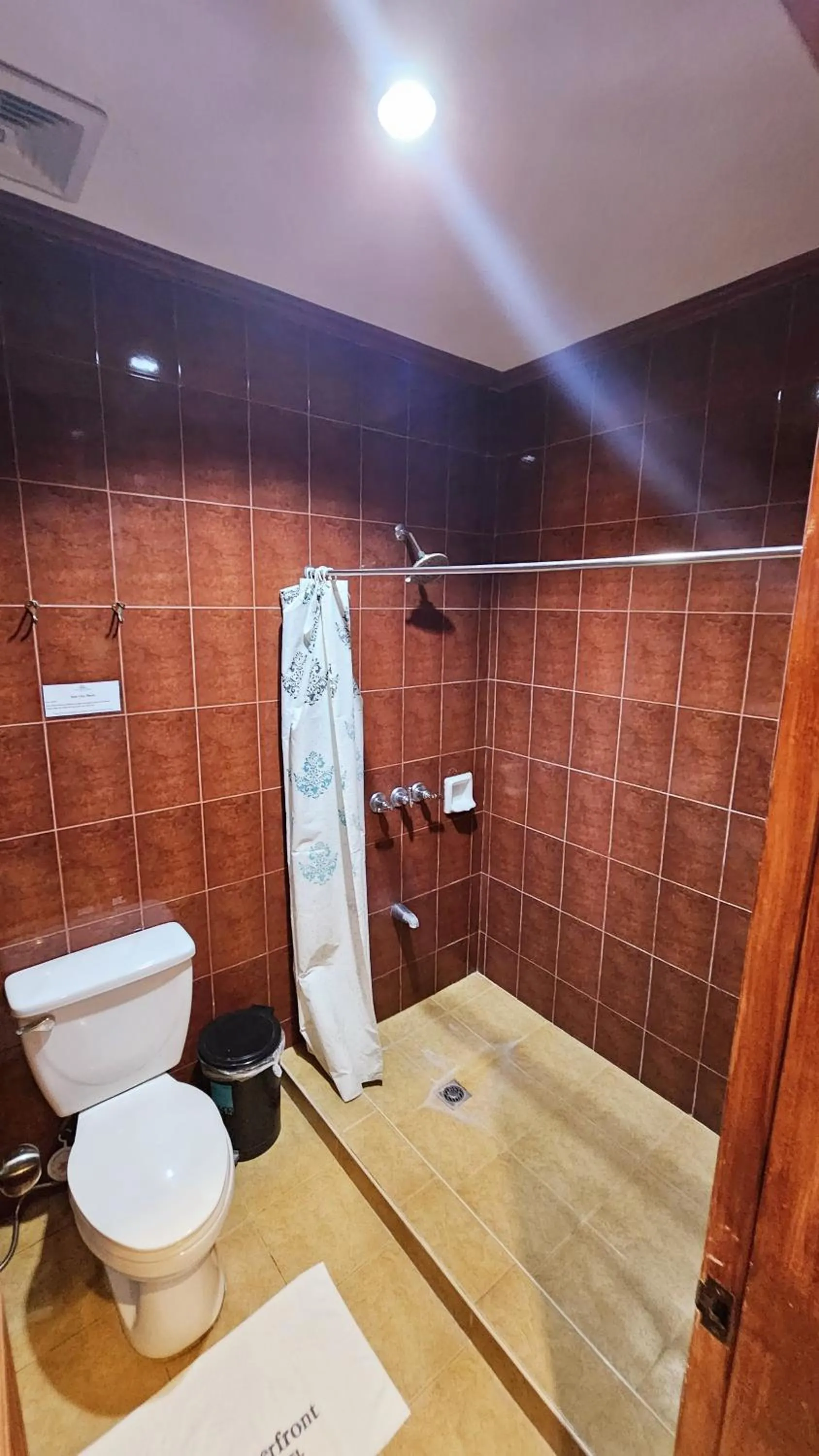 Toilet in Subic Waterfront View Resort