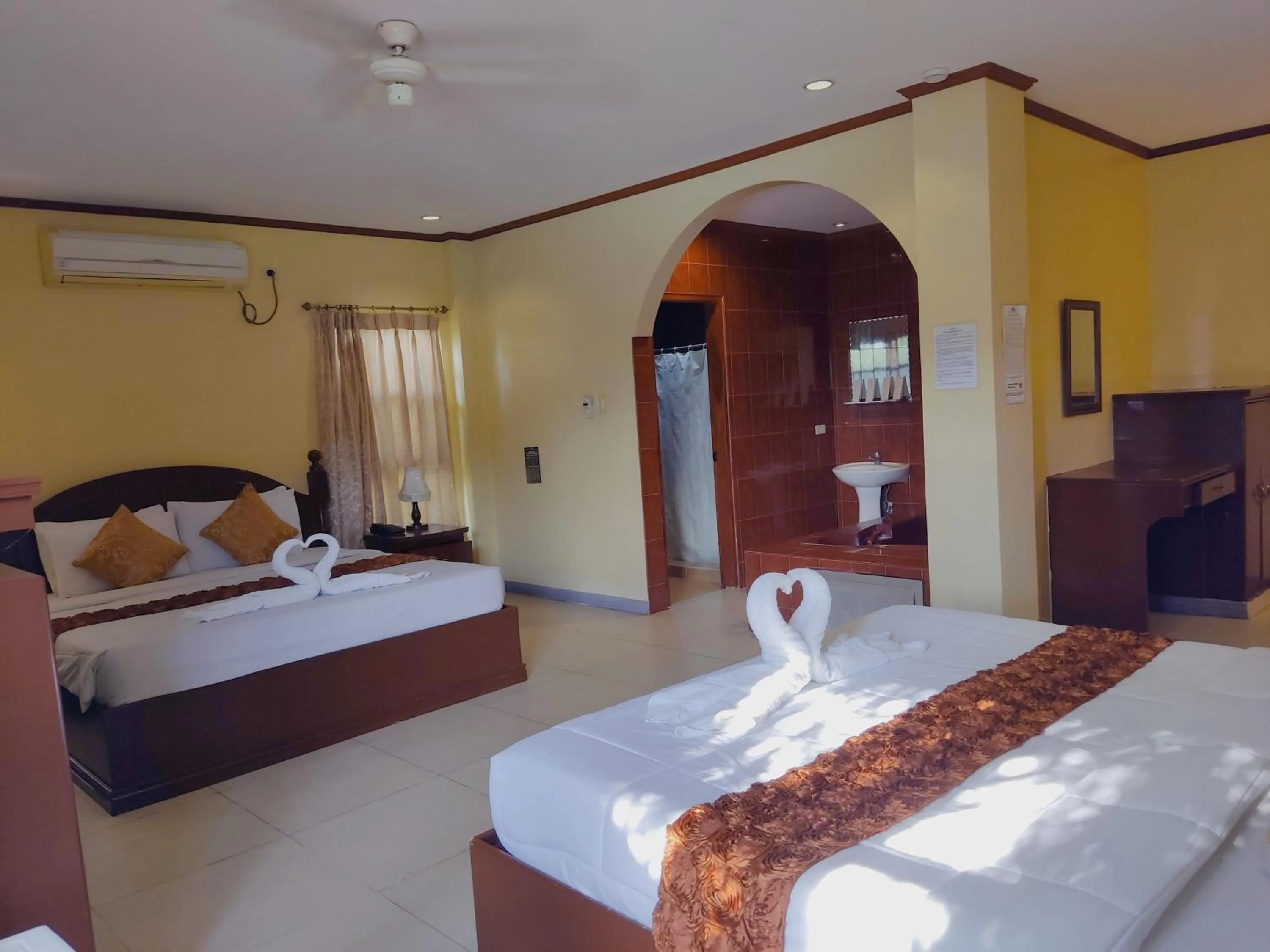 Bedroom, Bed in Subic Waterfront View Resort