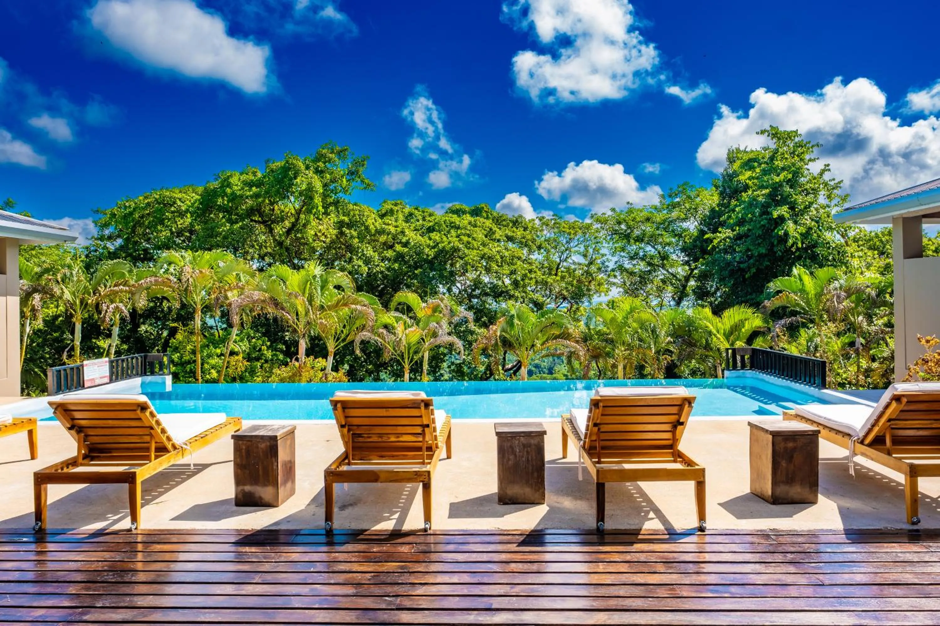 Pool view in Copal Tree Lodge a Muy'Ono Resort